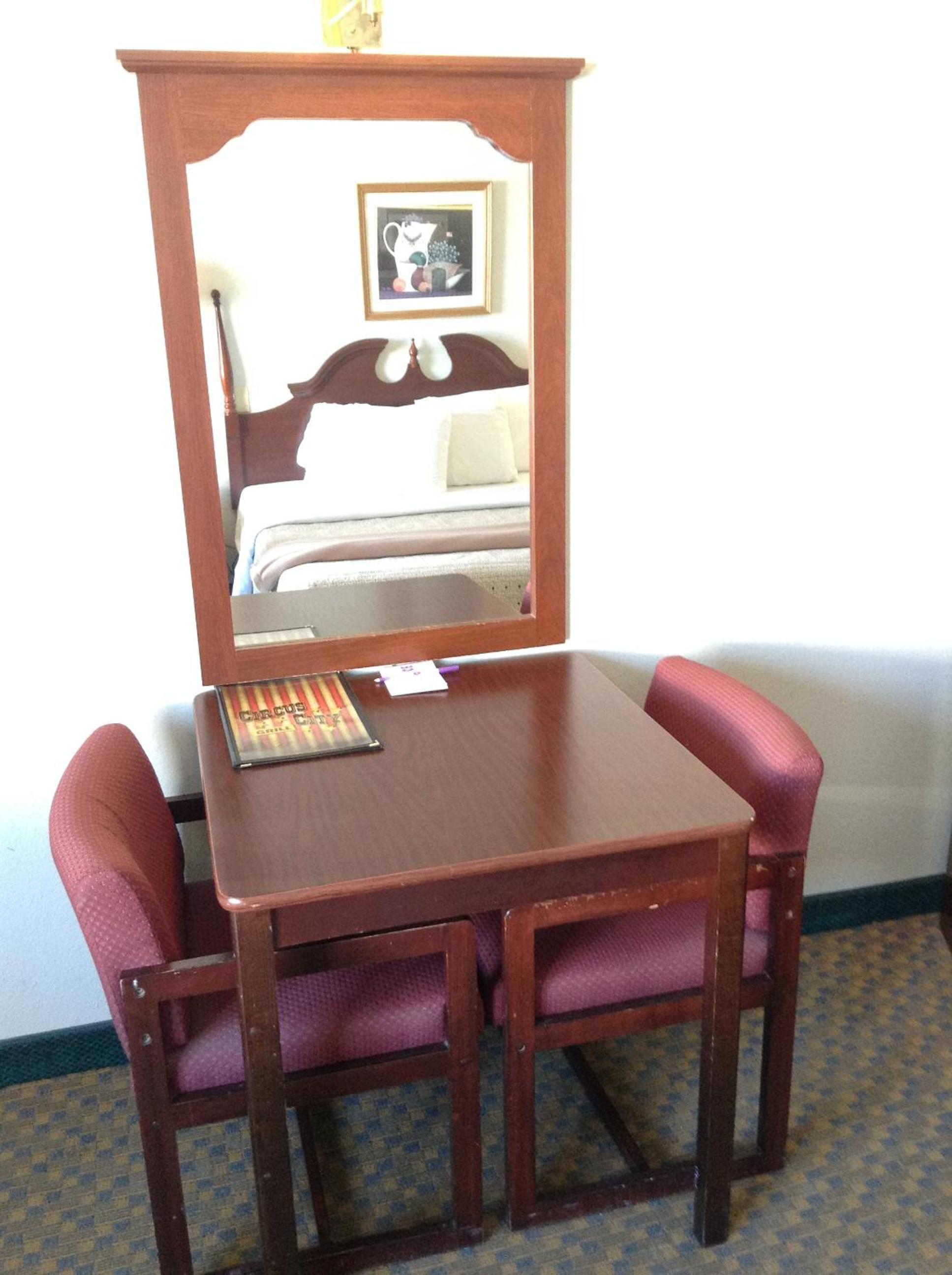 King Room- Non-Smoking - Photo 10