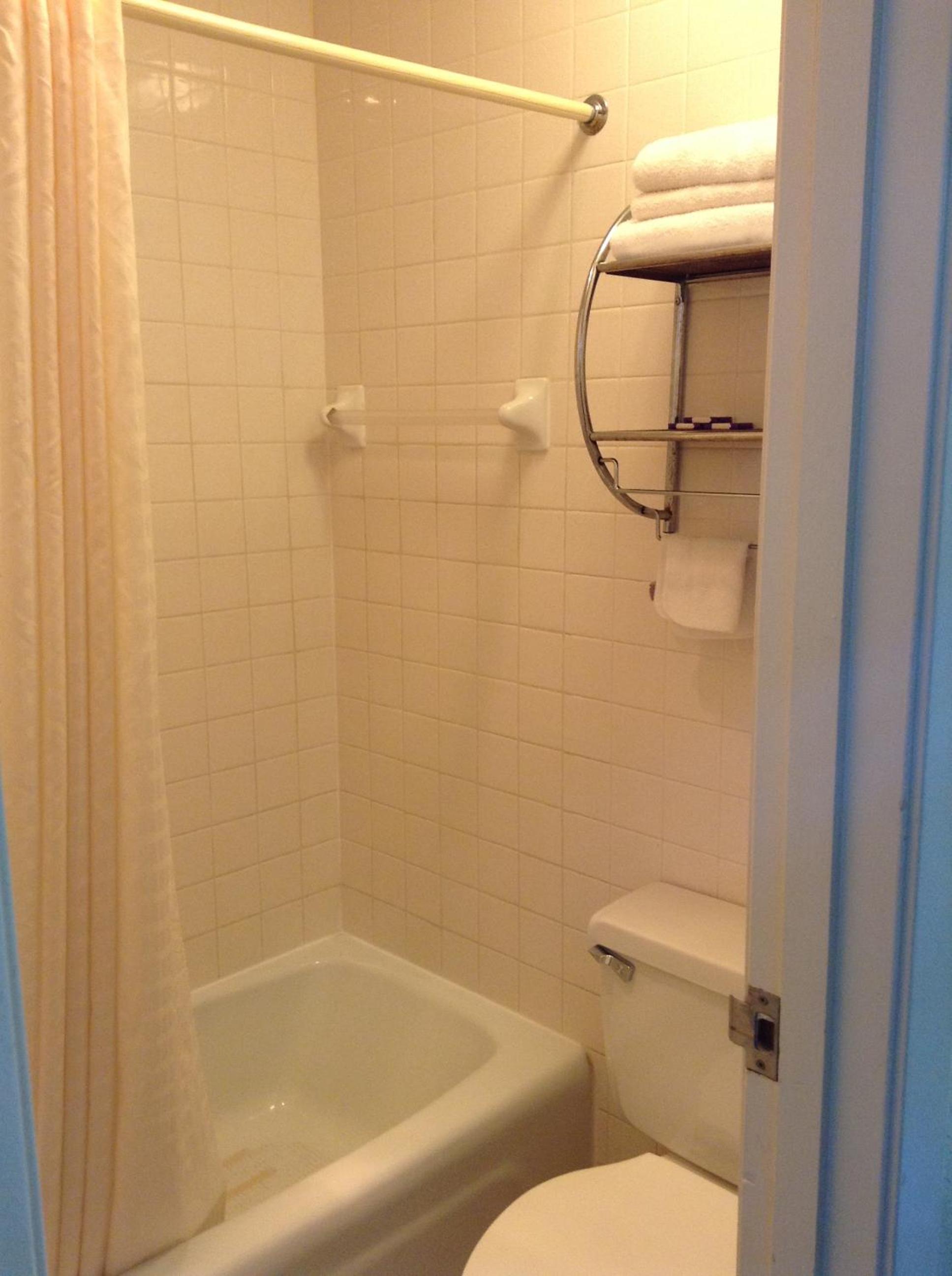 Double Room with Two Double Beds - Non-Smoking - Photo 15