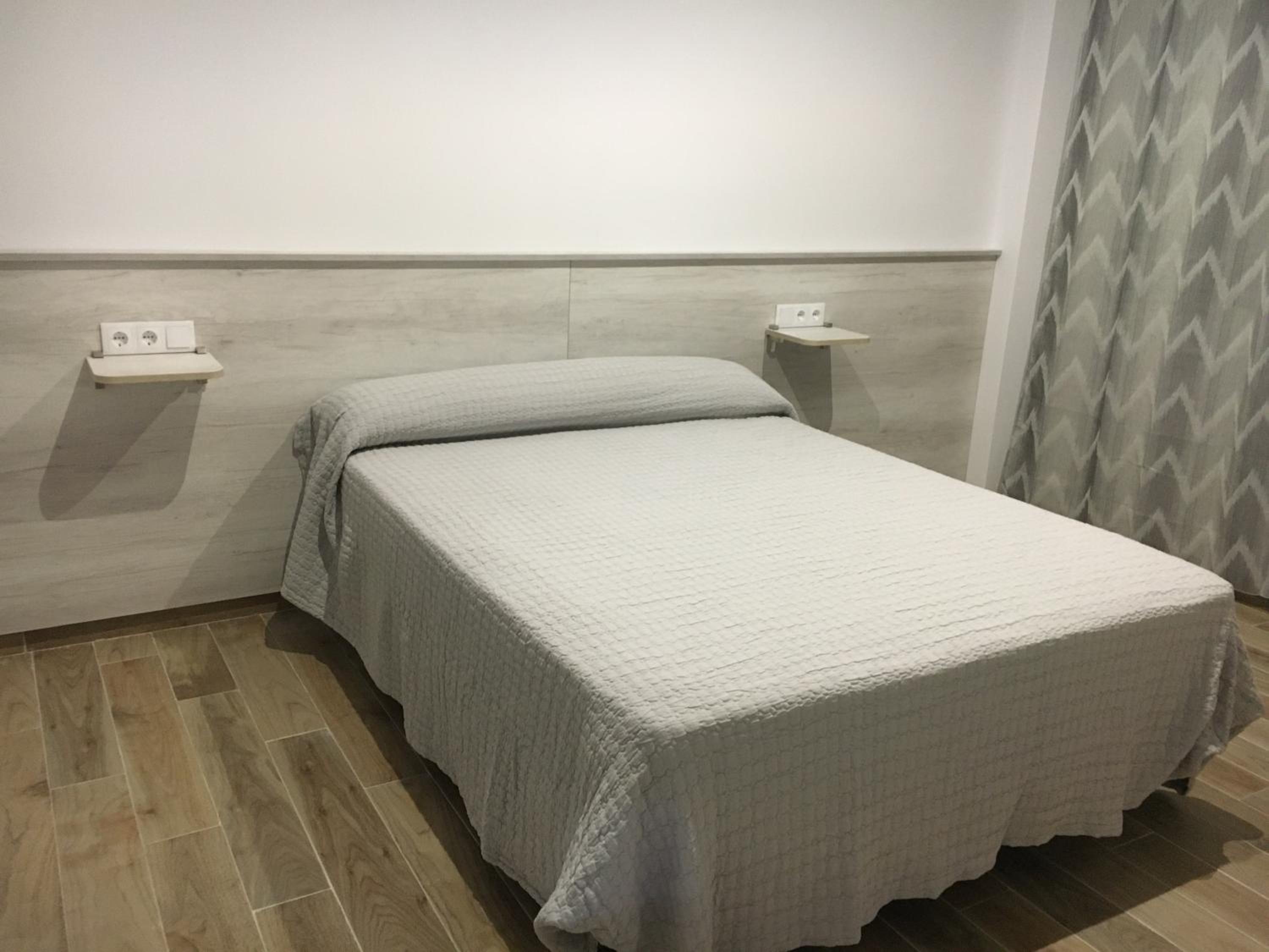 Double Room with Private Bathroom photo 2