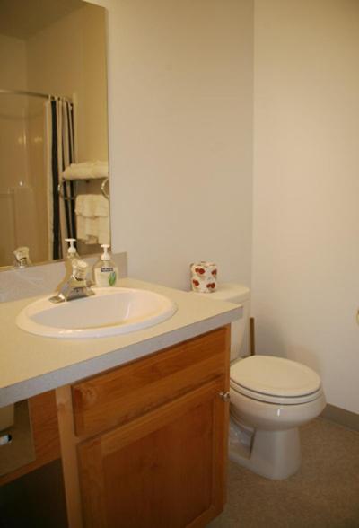 Queen Room with Kitchenette photo 2