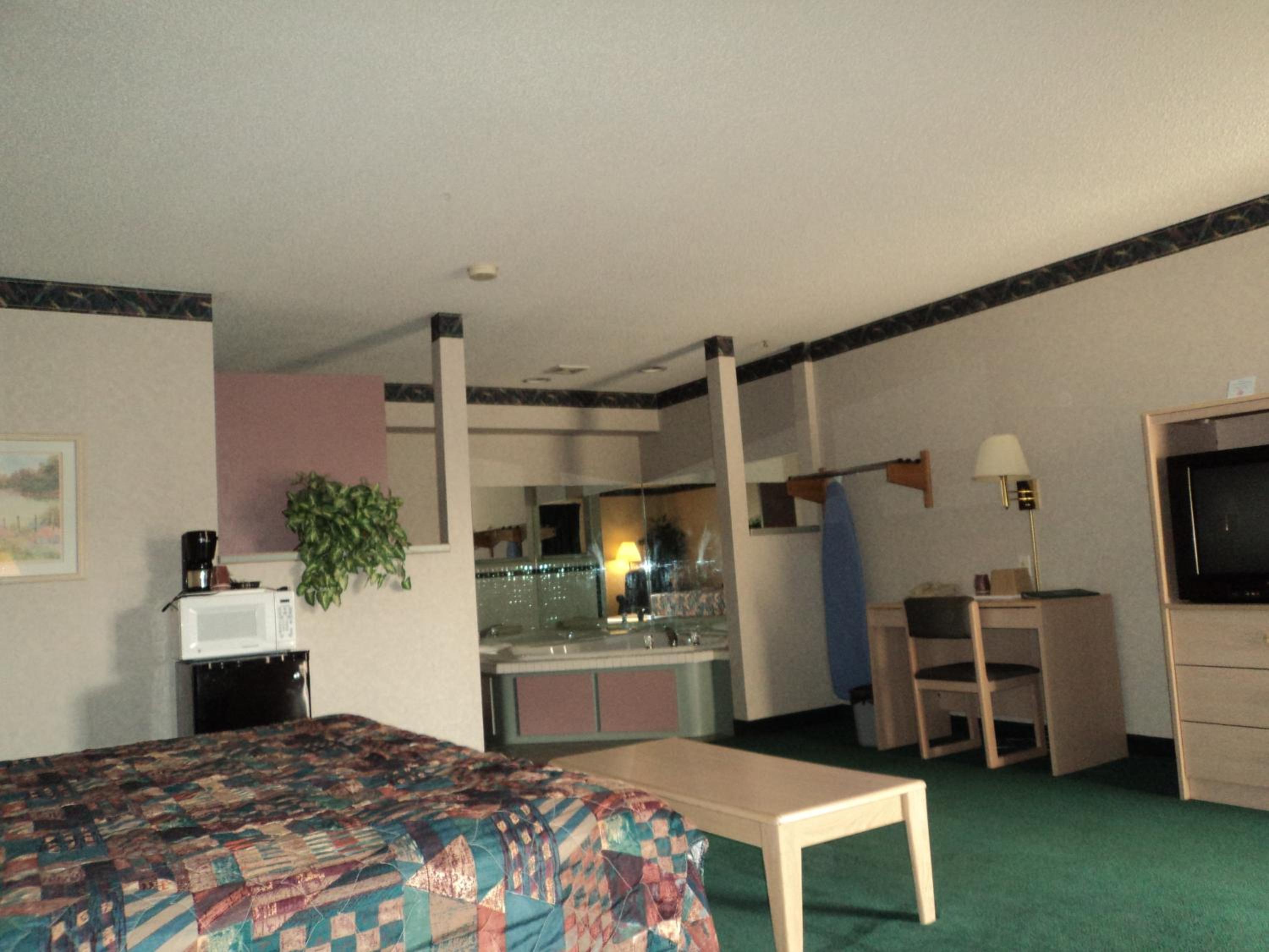 Deluxe King Suite