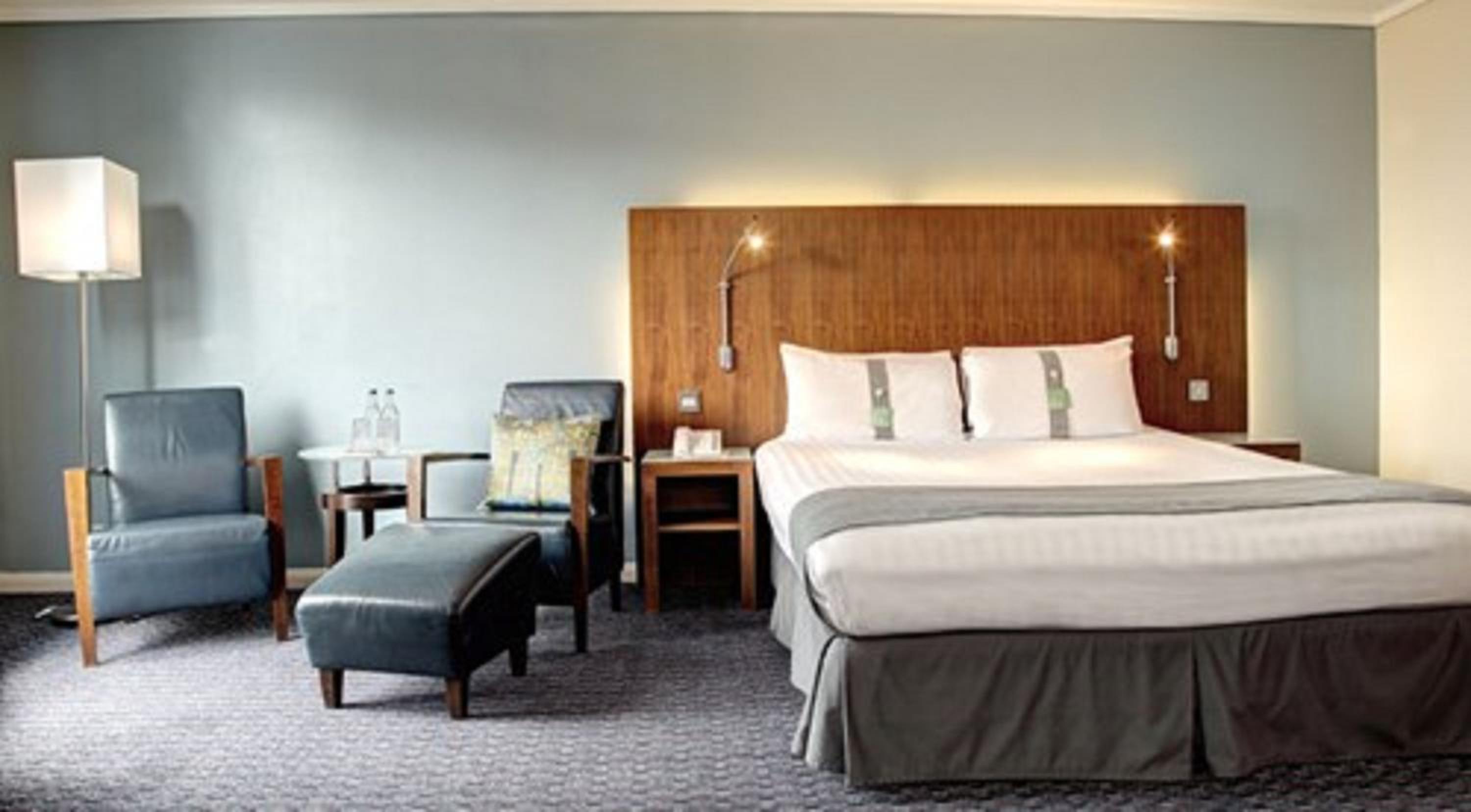 Premium King Room photo 1