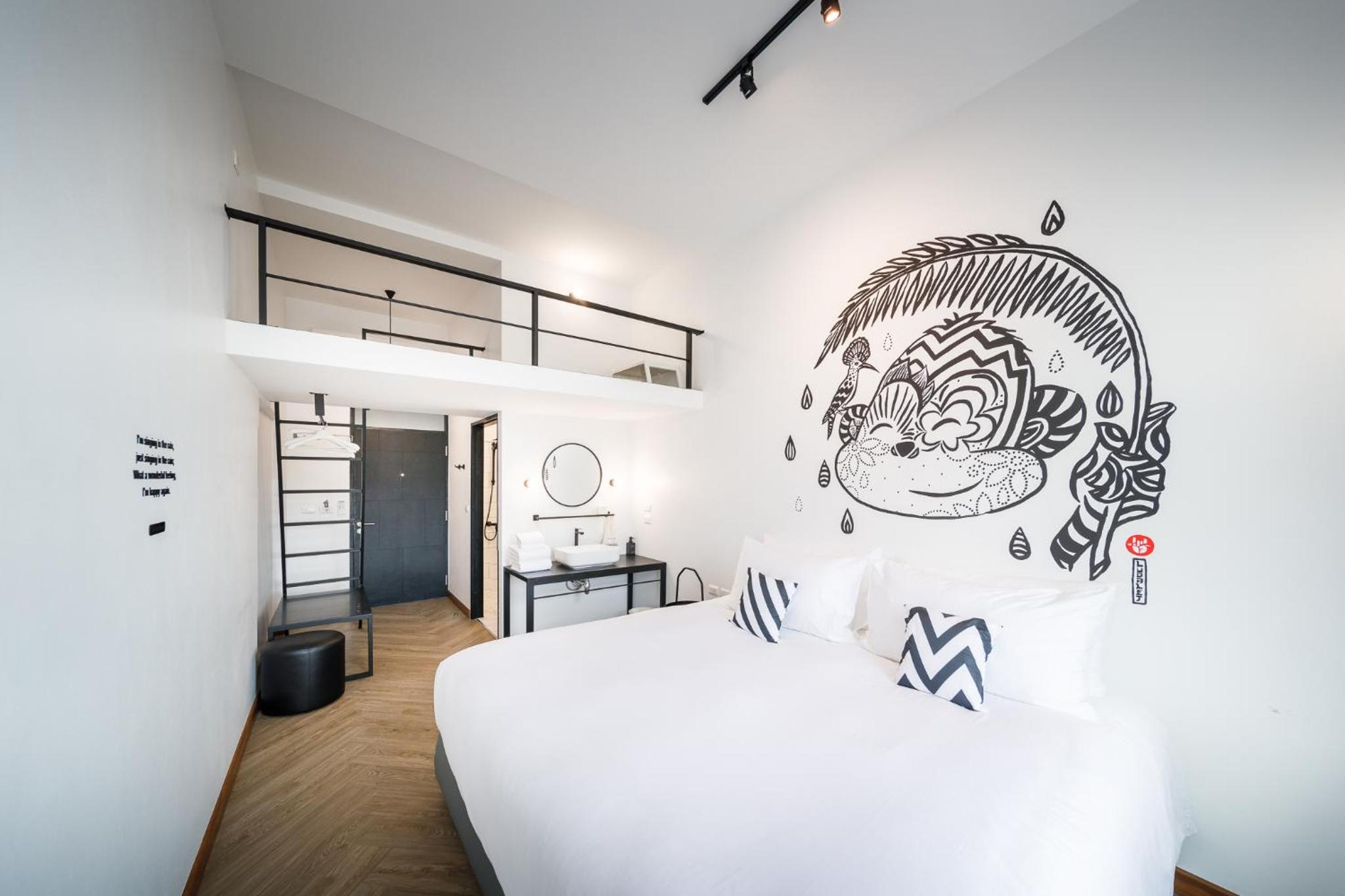 Deluxe Double Room - Photo 1