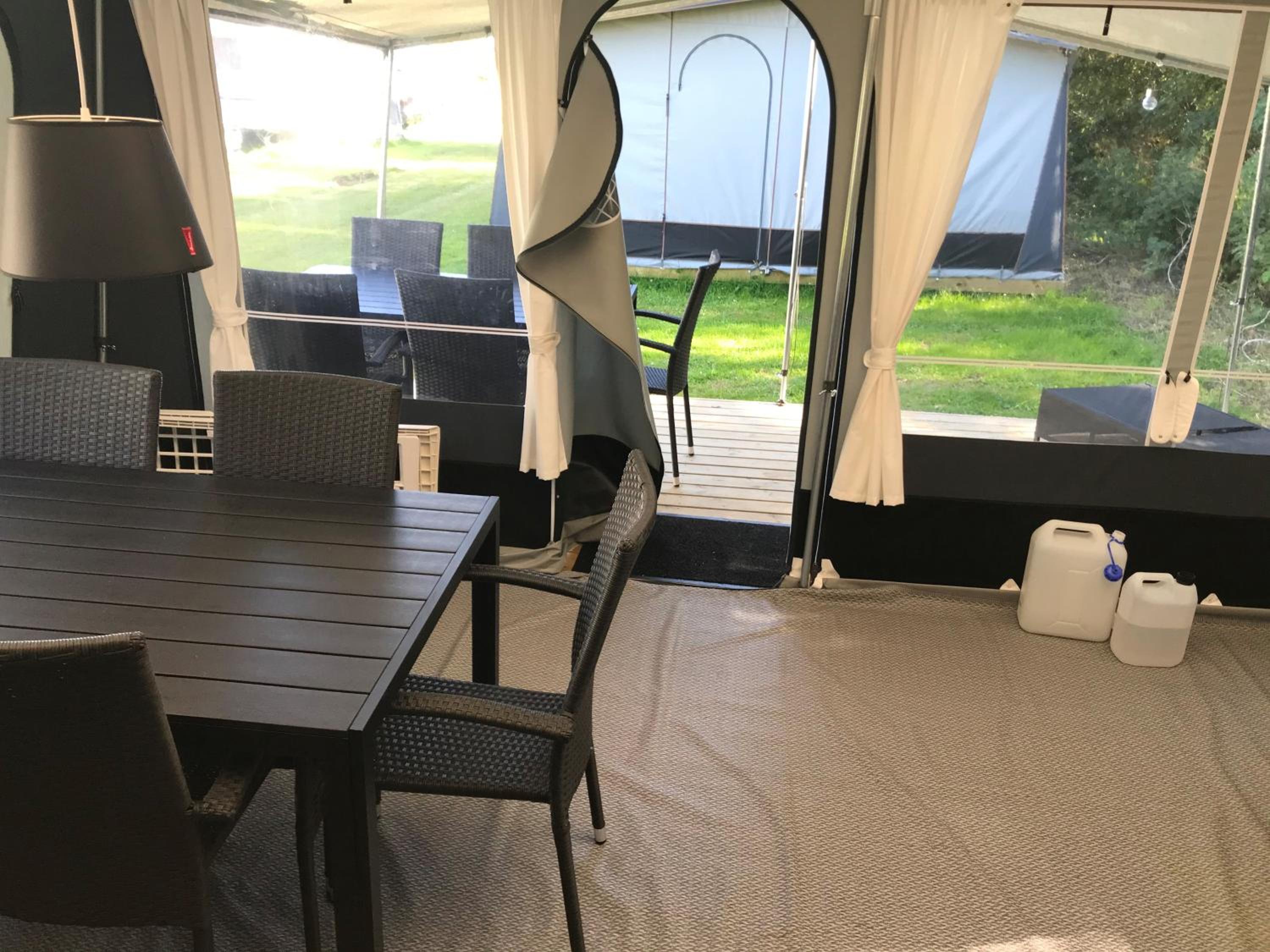 Tent (5 Adults)