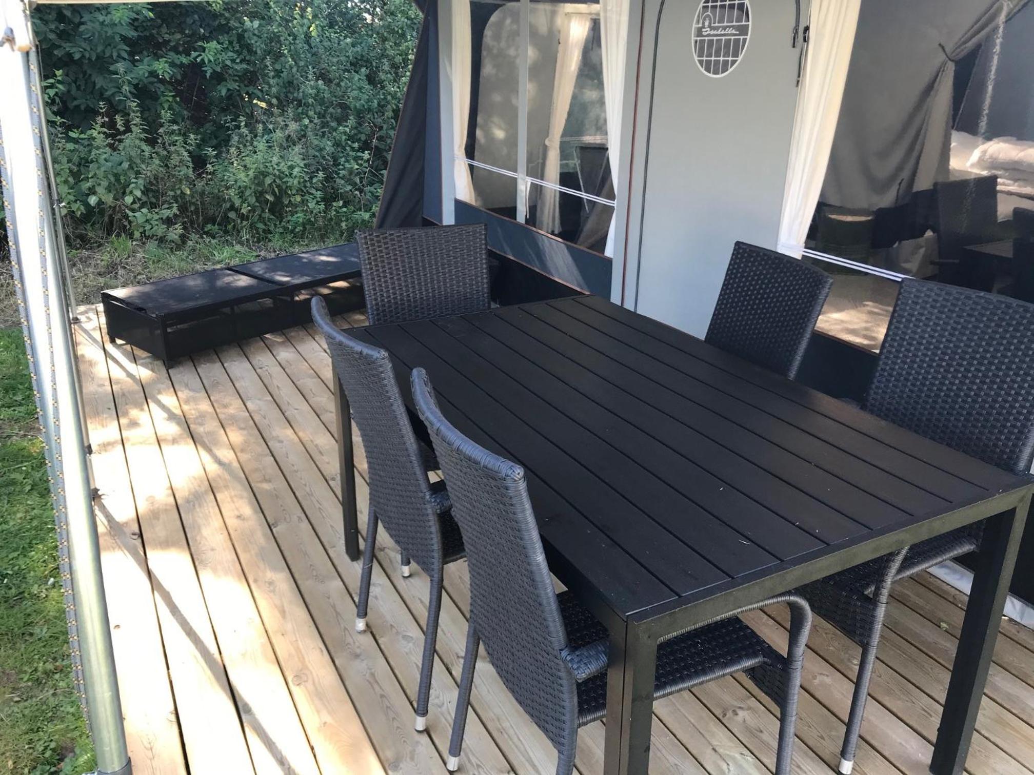 Tent (5 Adults)