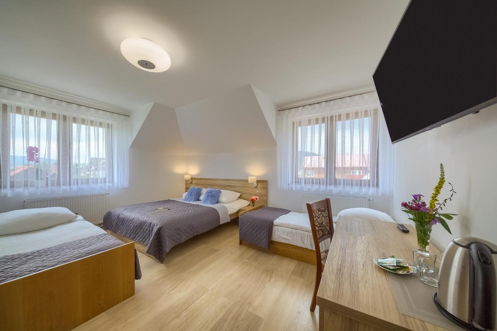 Economy Quadruple Room photo 3