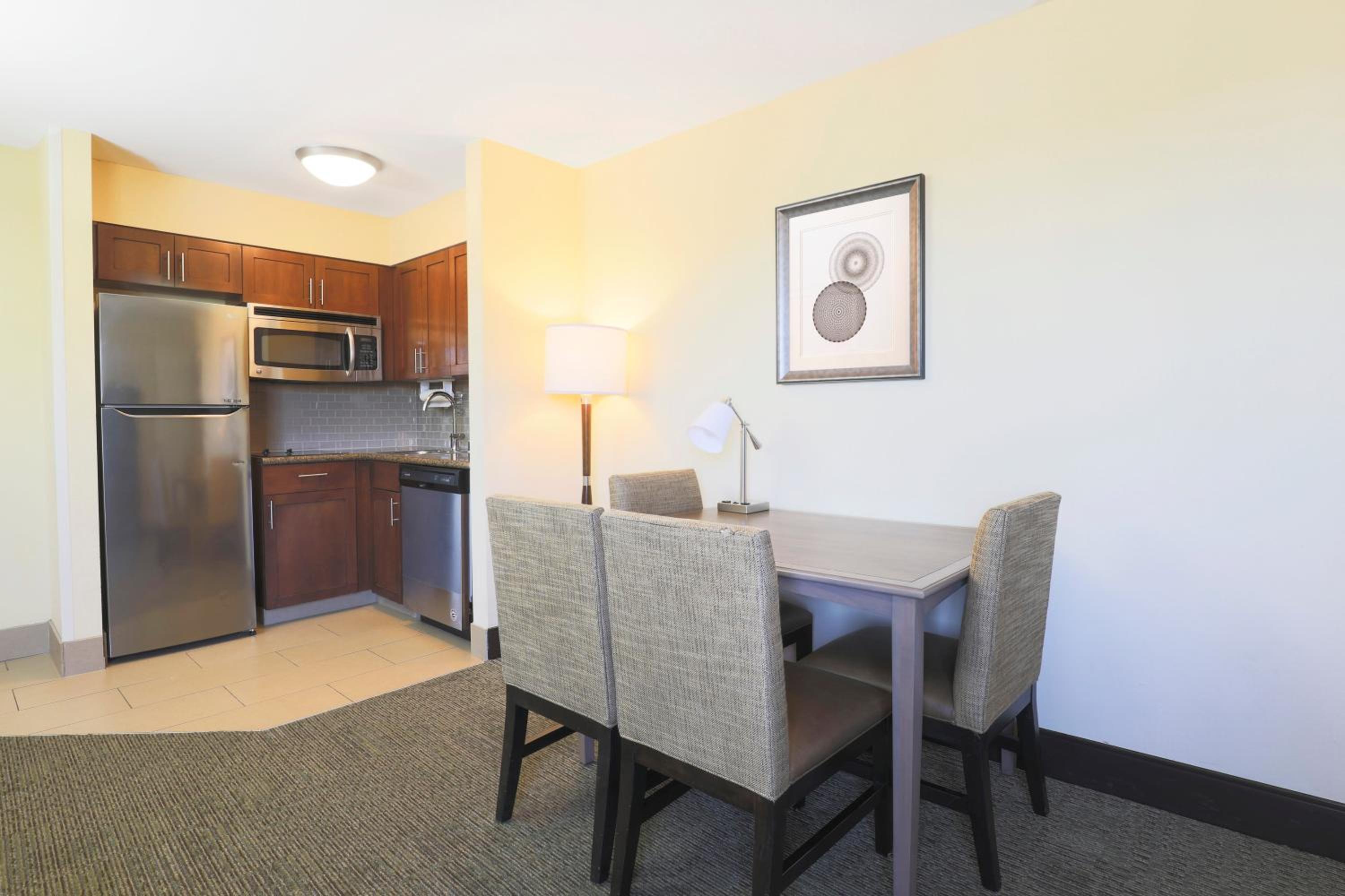 Two-Bedroom Suite - Photo 3