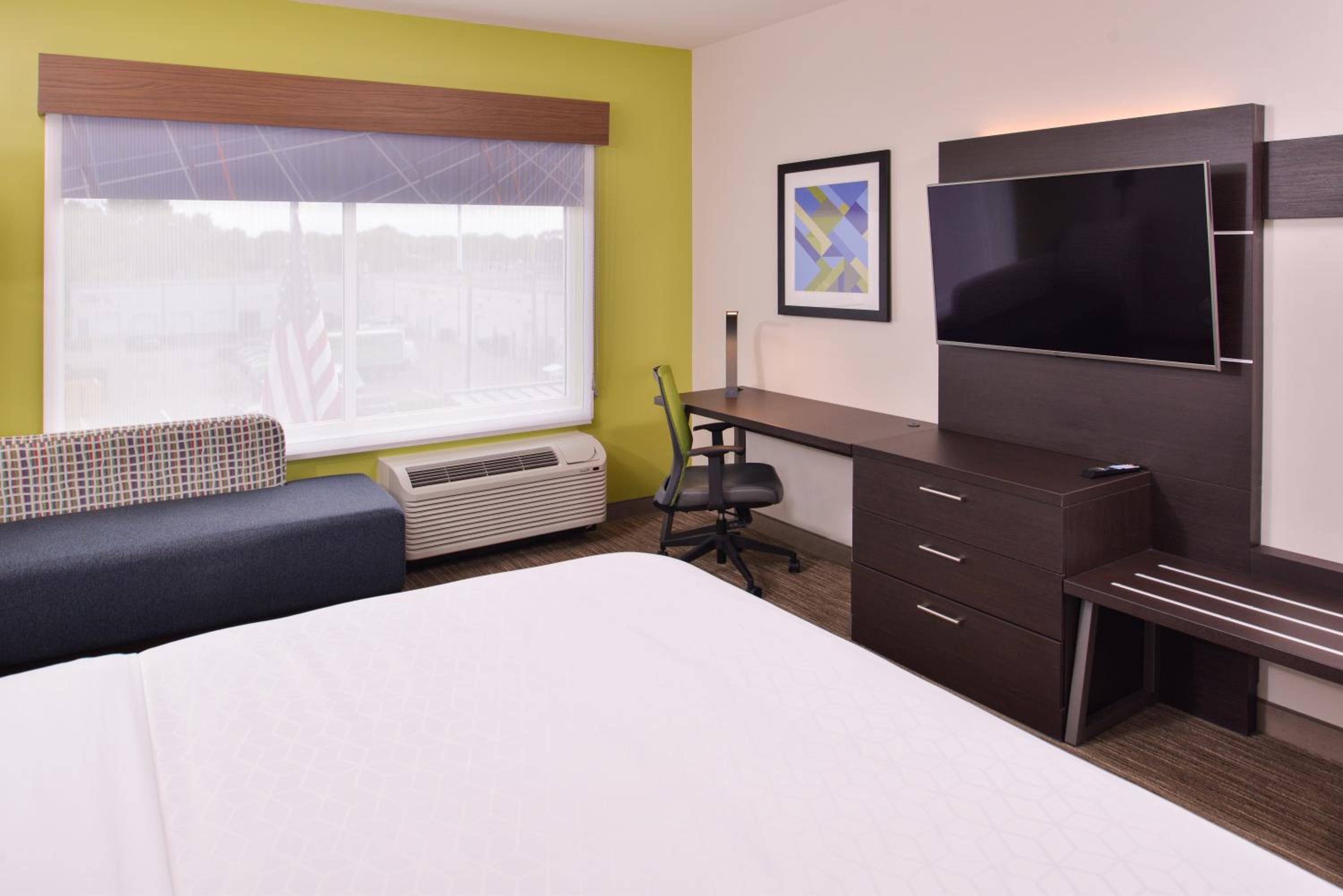 Standard King Room - Photo 4
