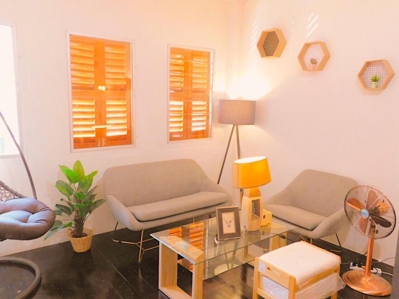 Family Room - Photo 8