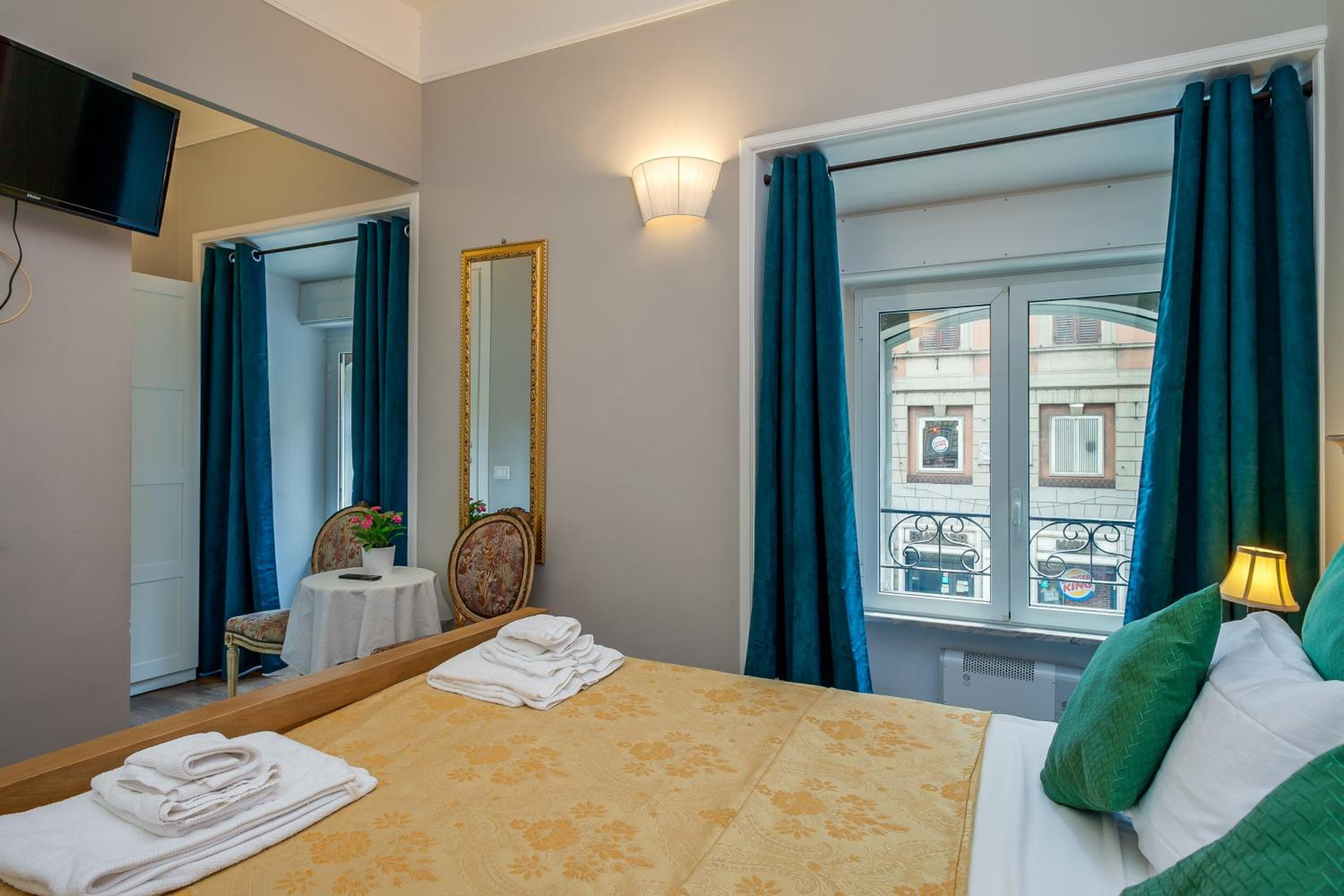 Double Room with Private Bathroom photo 3