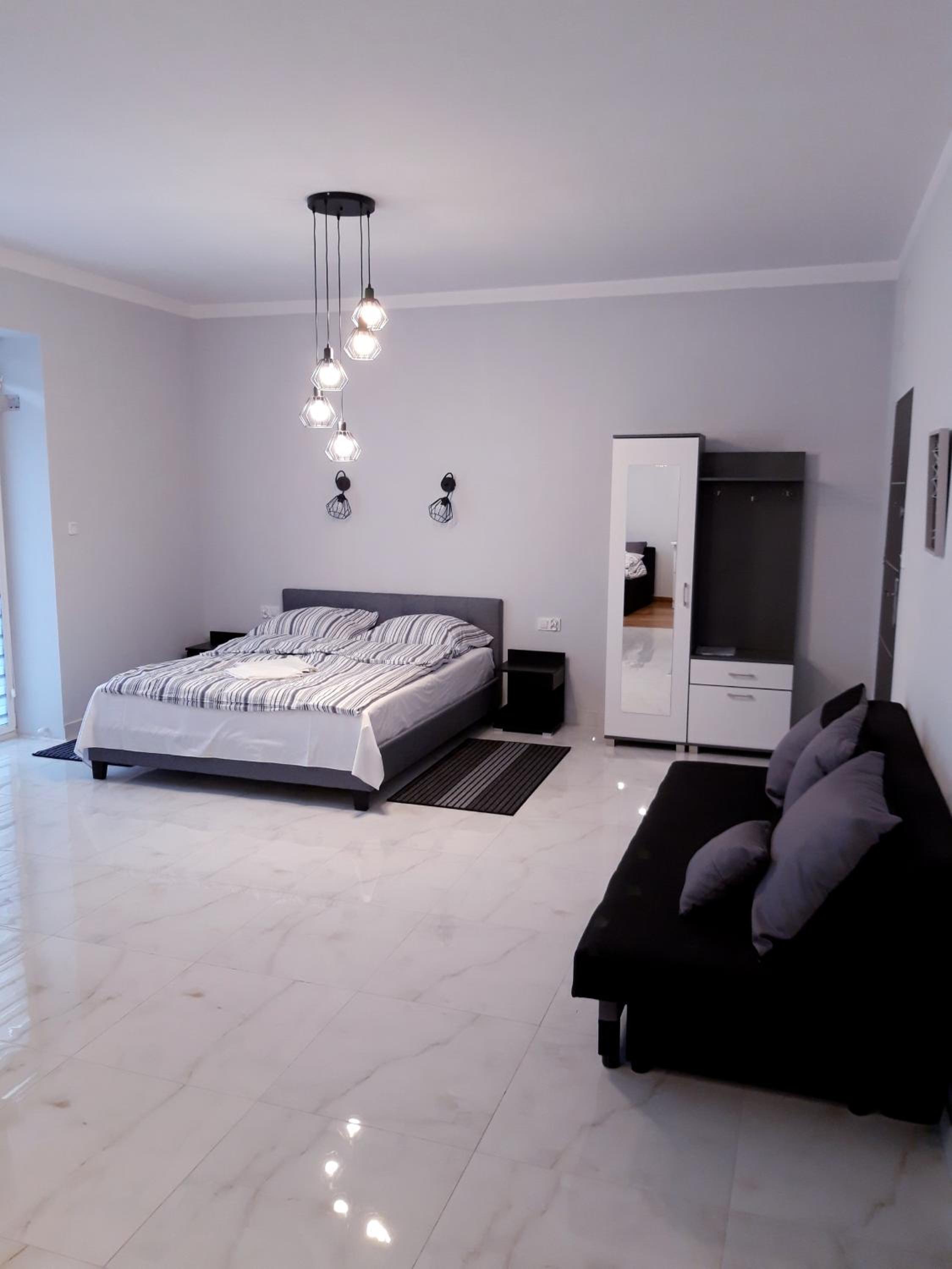 Apartment - Photo 2