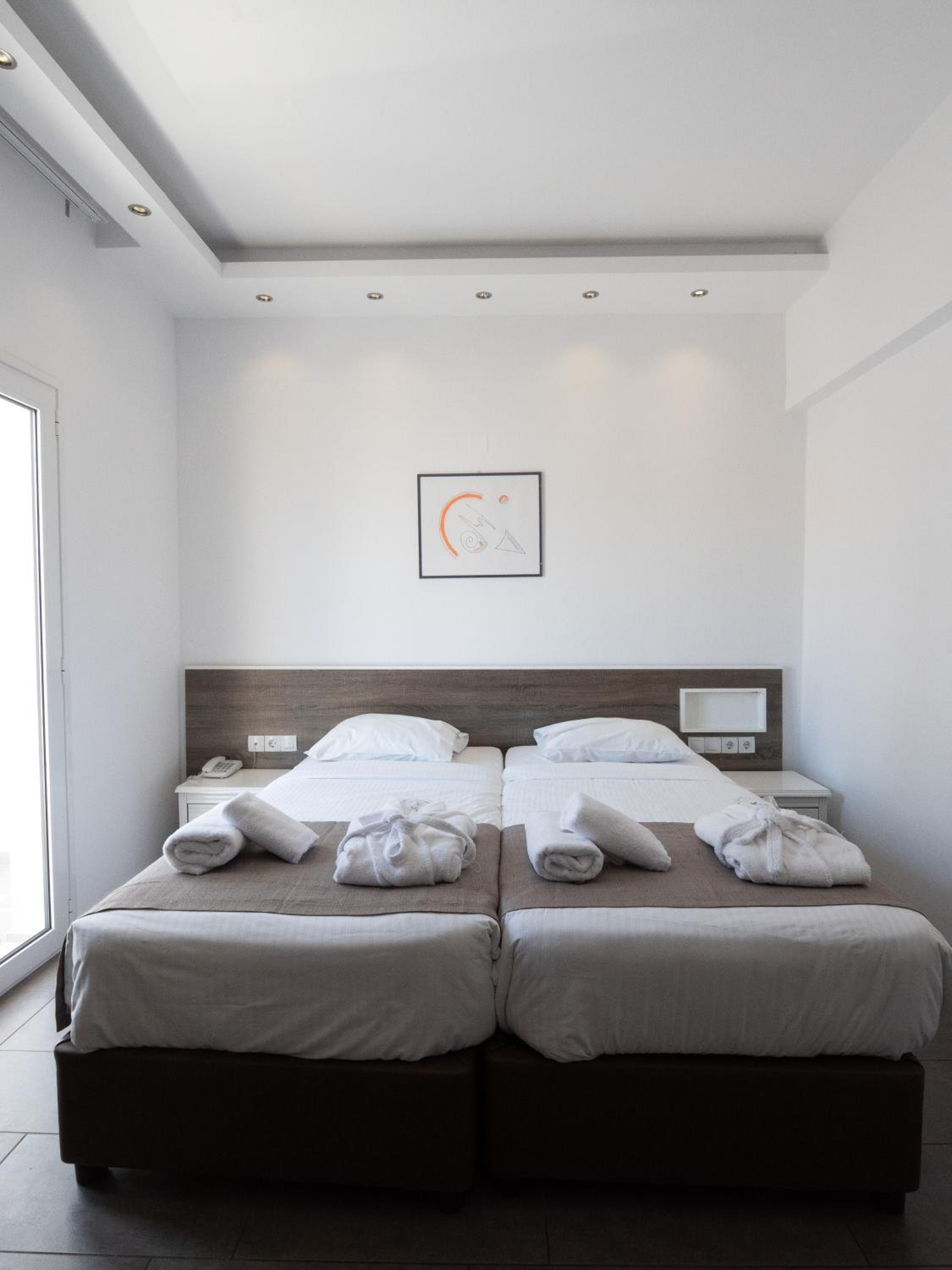 Standard Room with Side Sea View photo 3