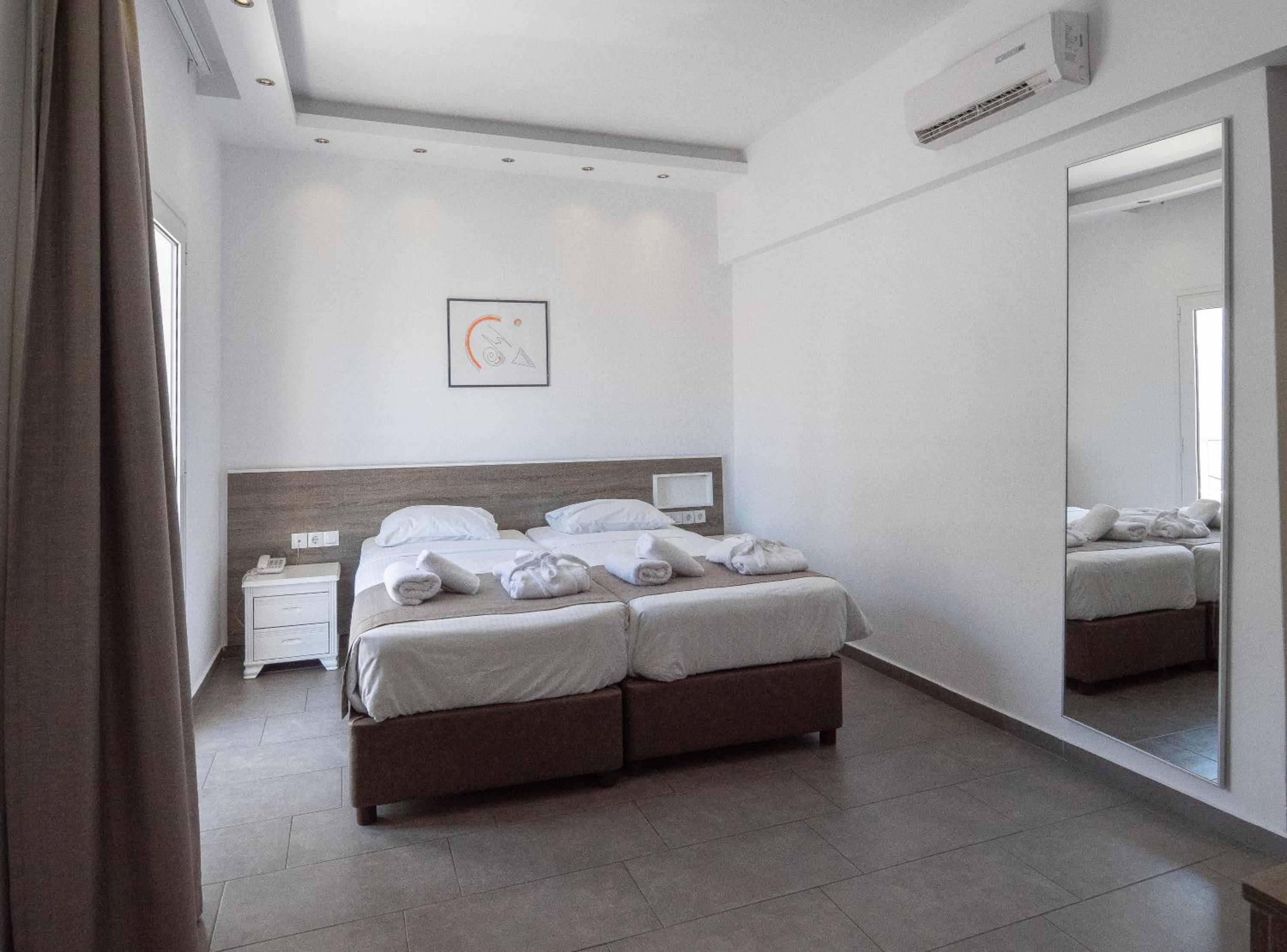Standard Room with Side Sea View photo 2