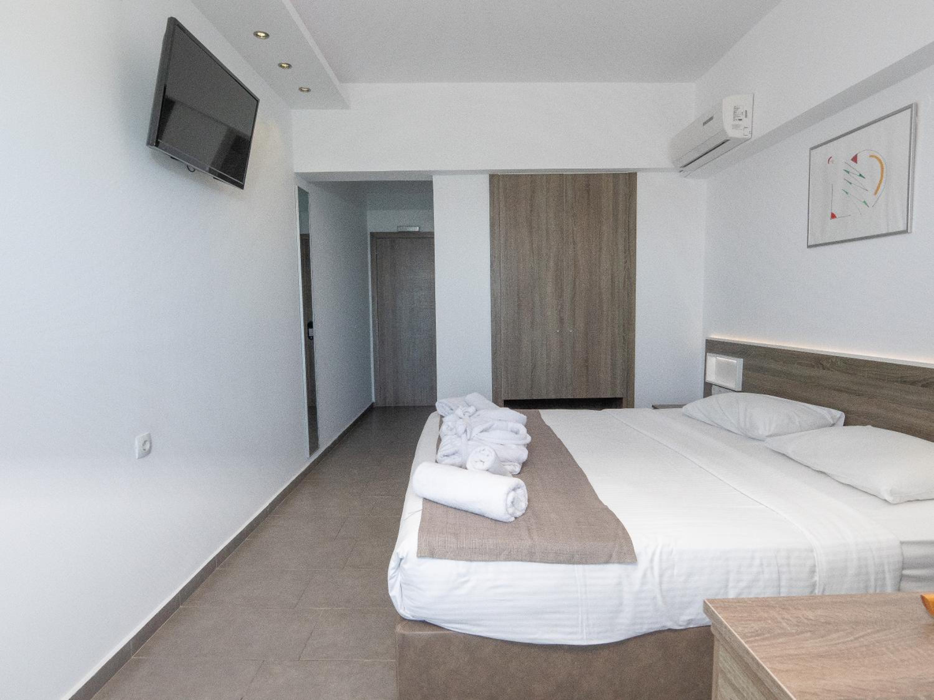 Standard Room with Side Sea View photo 1