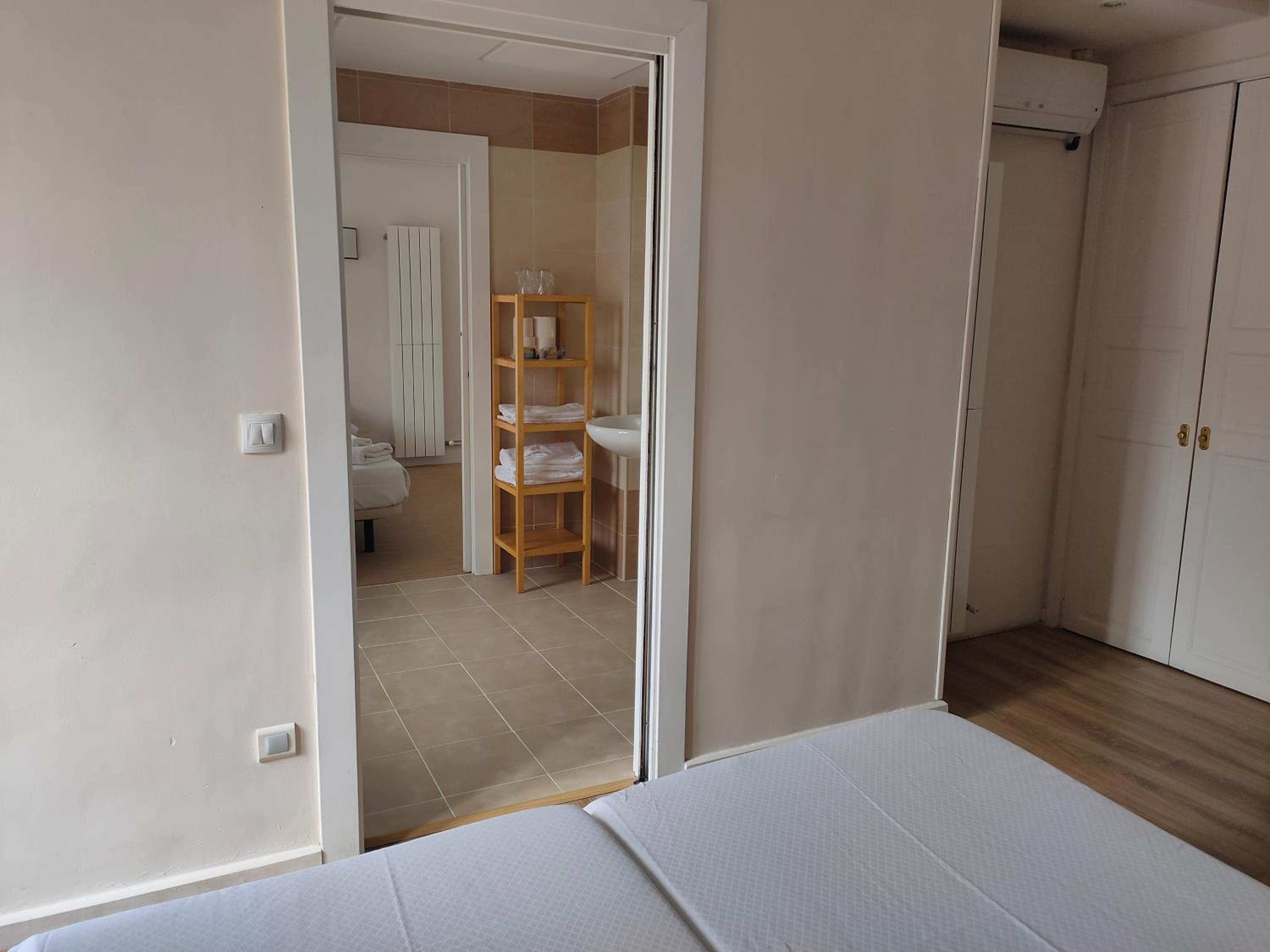 Quadruple Room - Photo 1