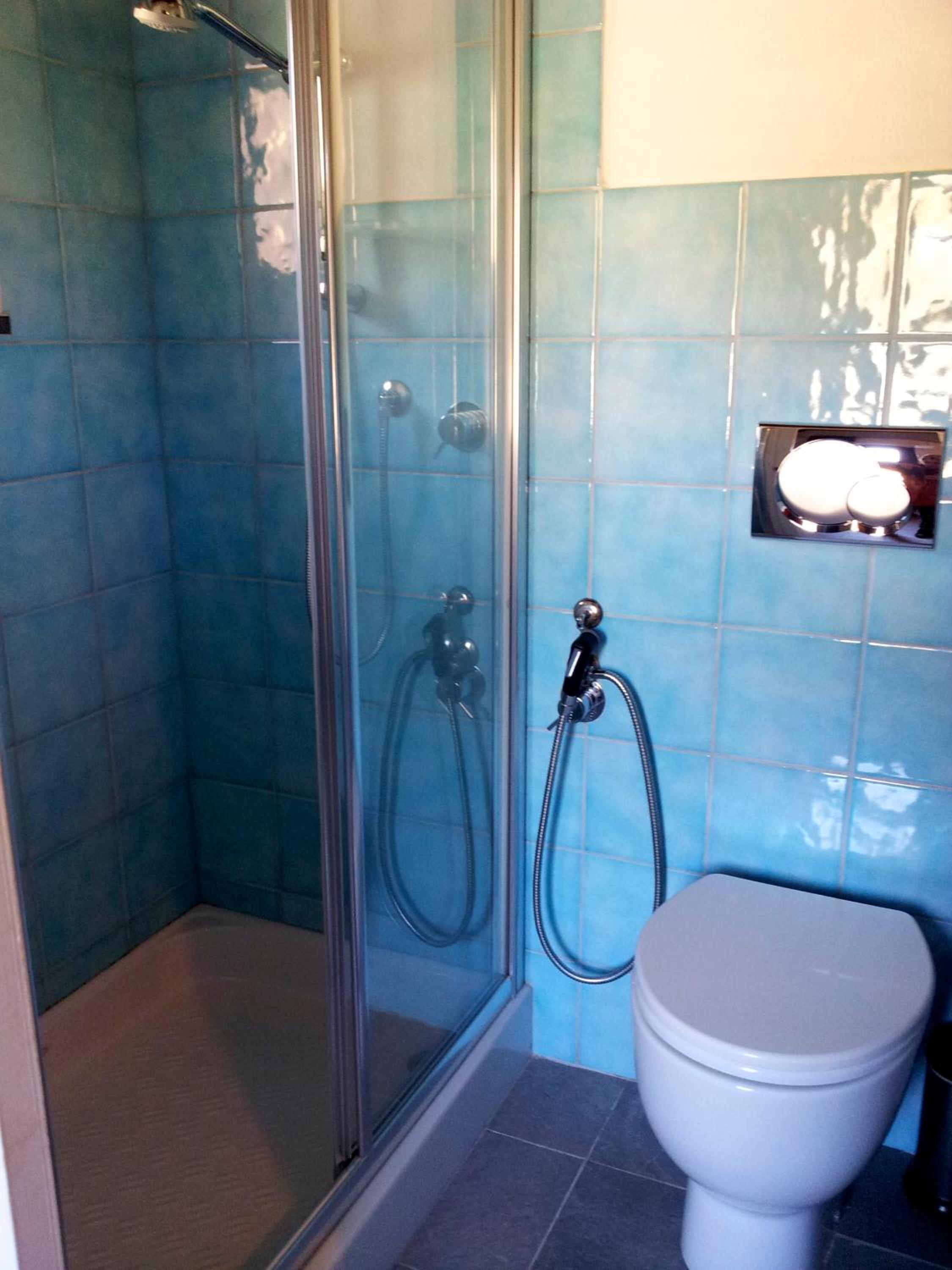 Double Room with Private Bathroom - Photo 12