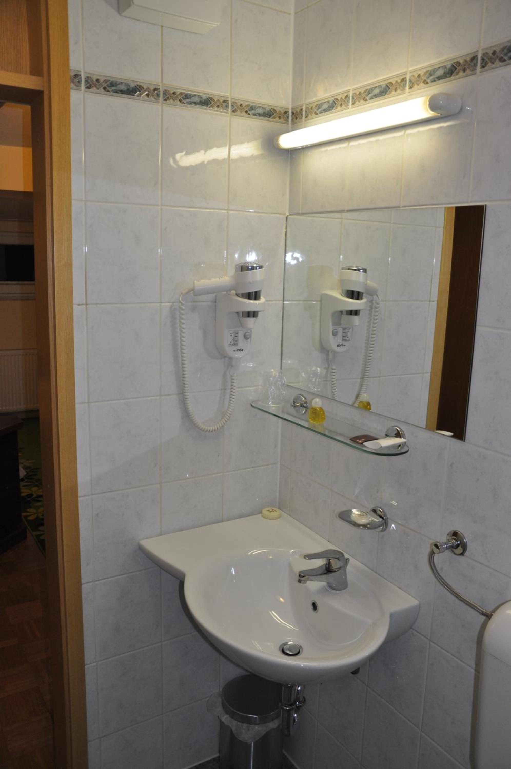 Single Room photo 2