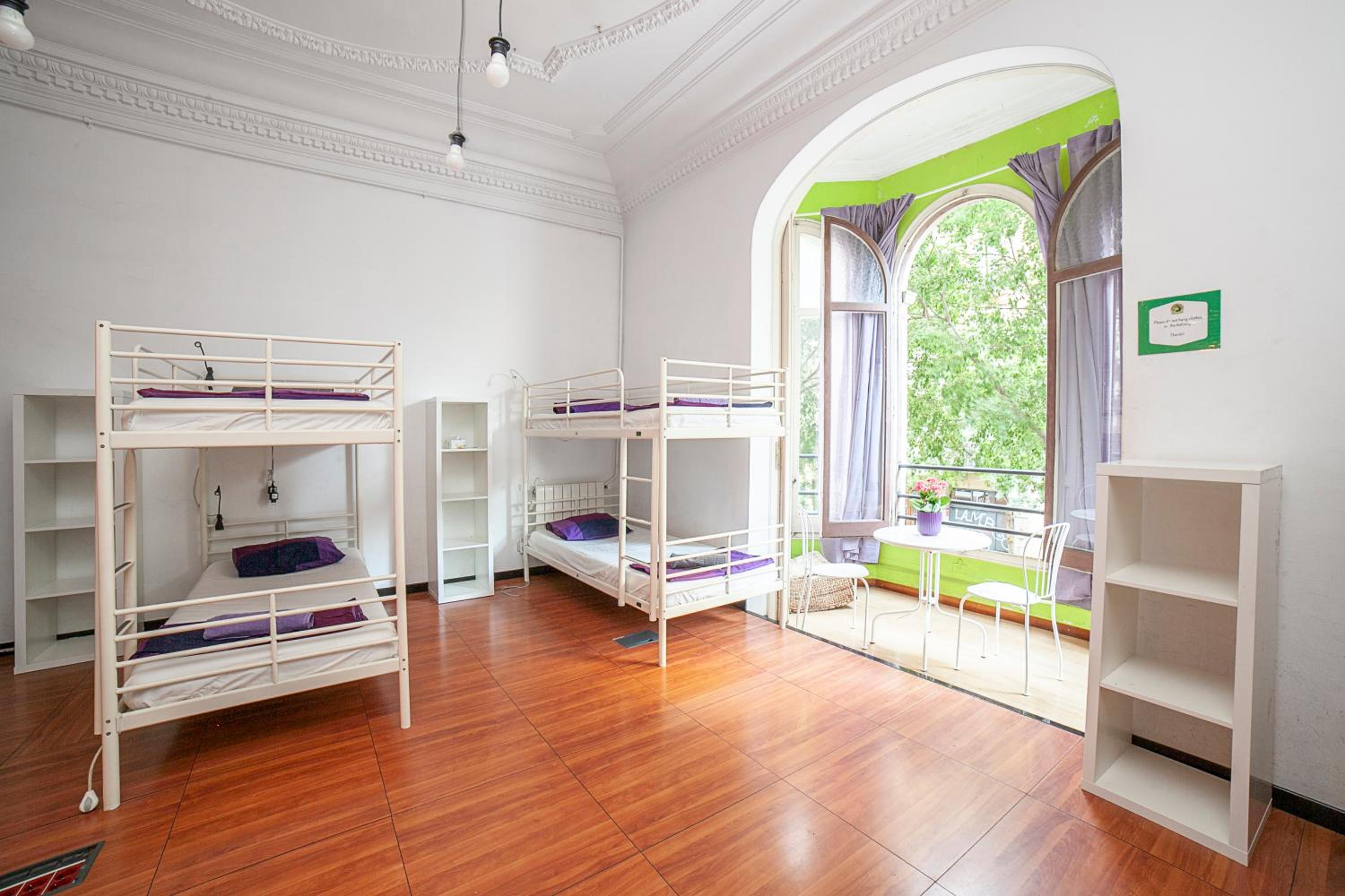 Bed in 10-Bed Mixed Dormitory Room photo 3