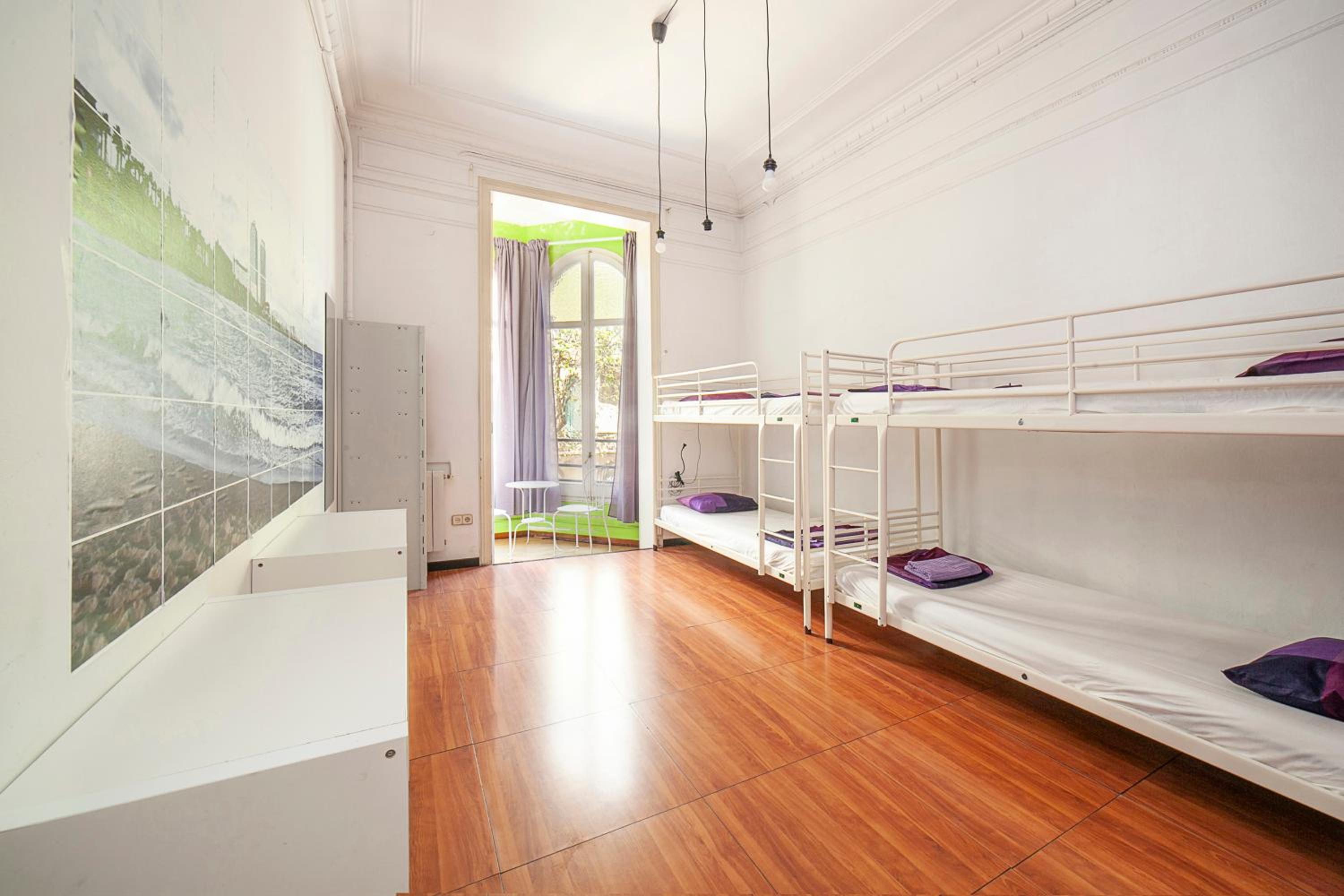 Bed in 4-Bed Mixed Dormitory Room photo 2