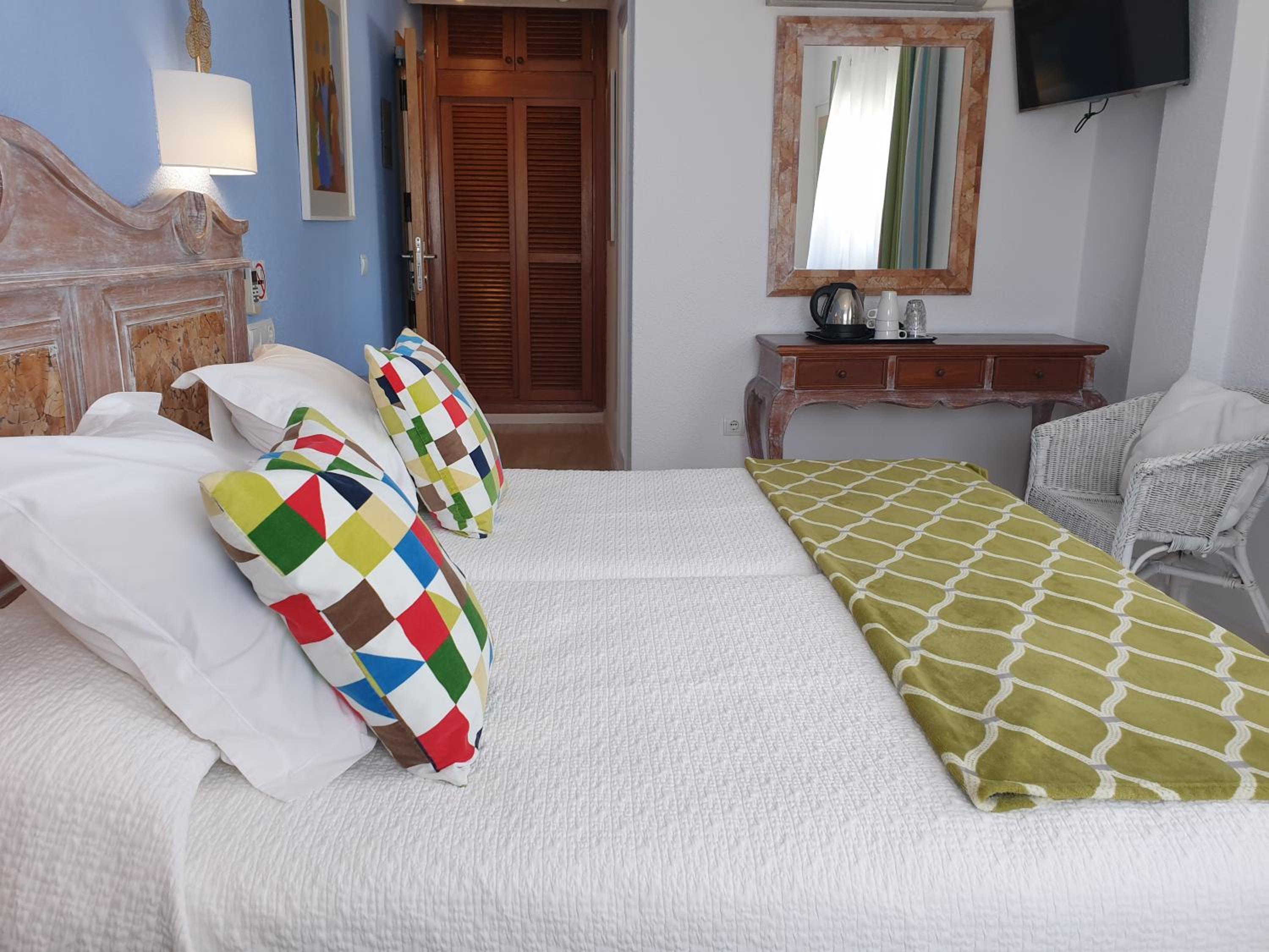 Triple Room - Photo 2
