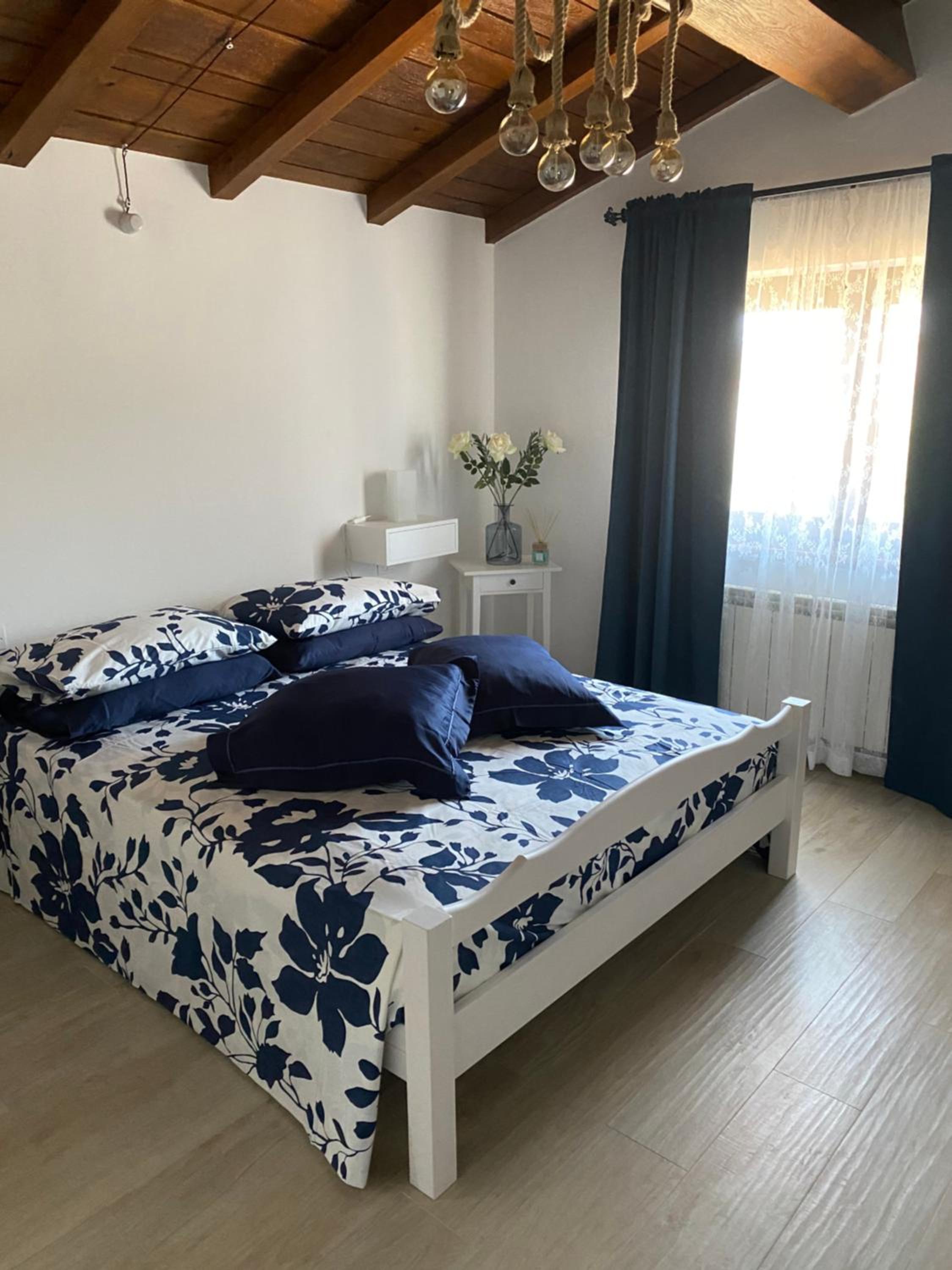Large Double Room - Photo 24