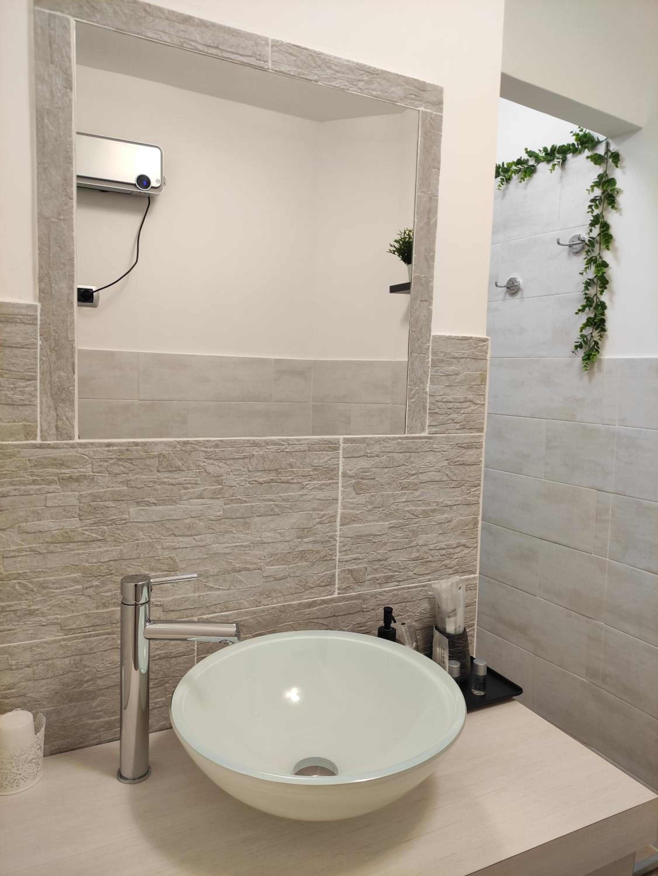 Double Room - Photo 5