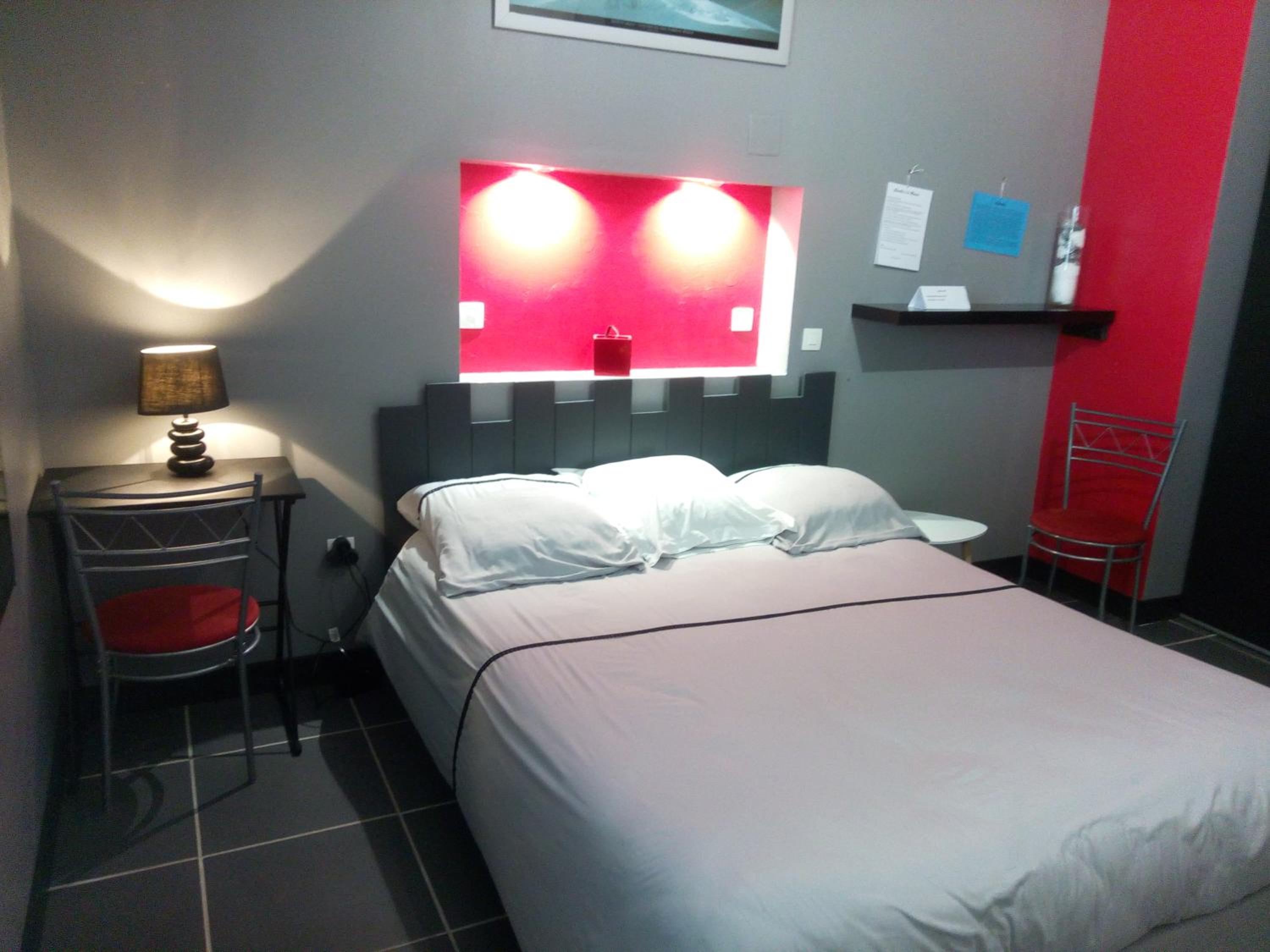 Double Room - Photo 5