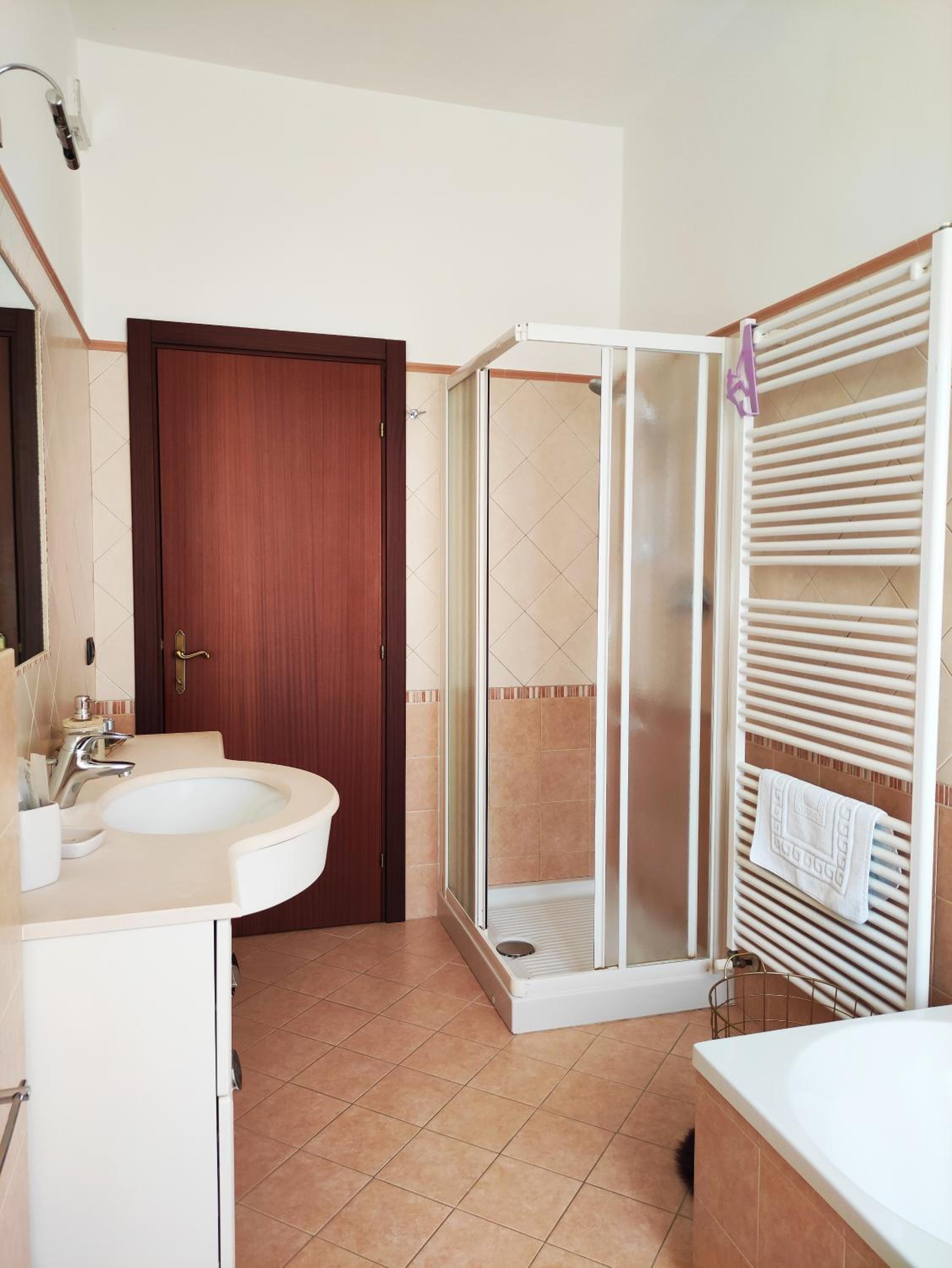 Double or Twin Room - Photo 10