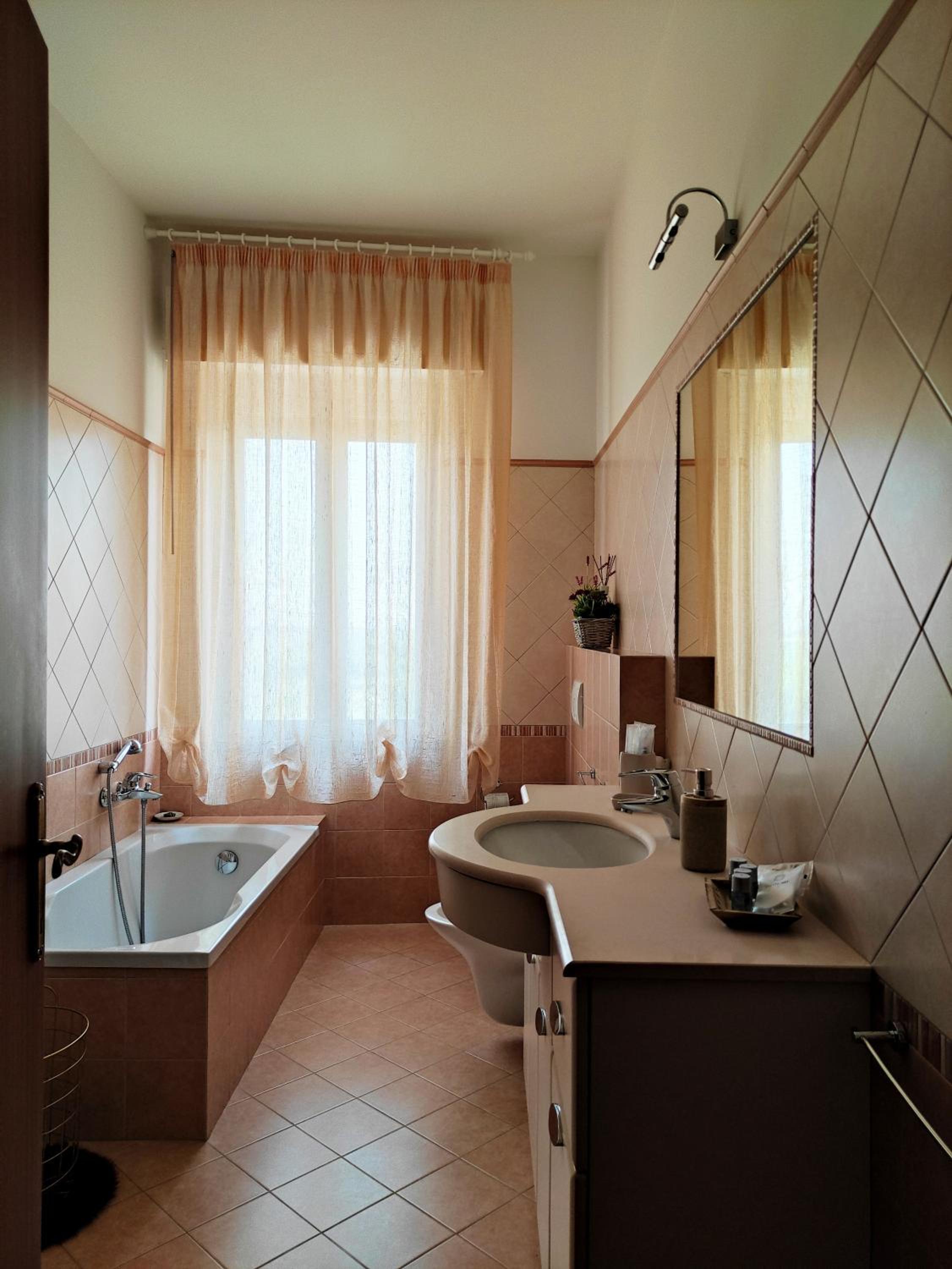 Double or Twin Room - Photo 5