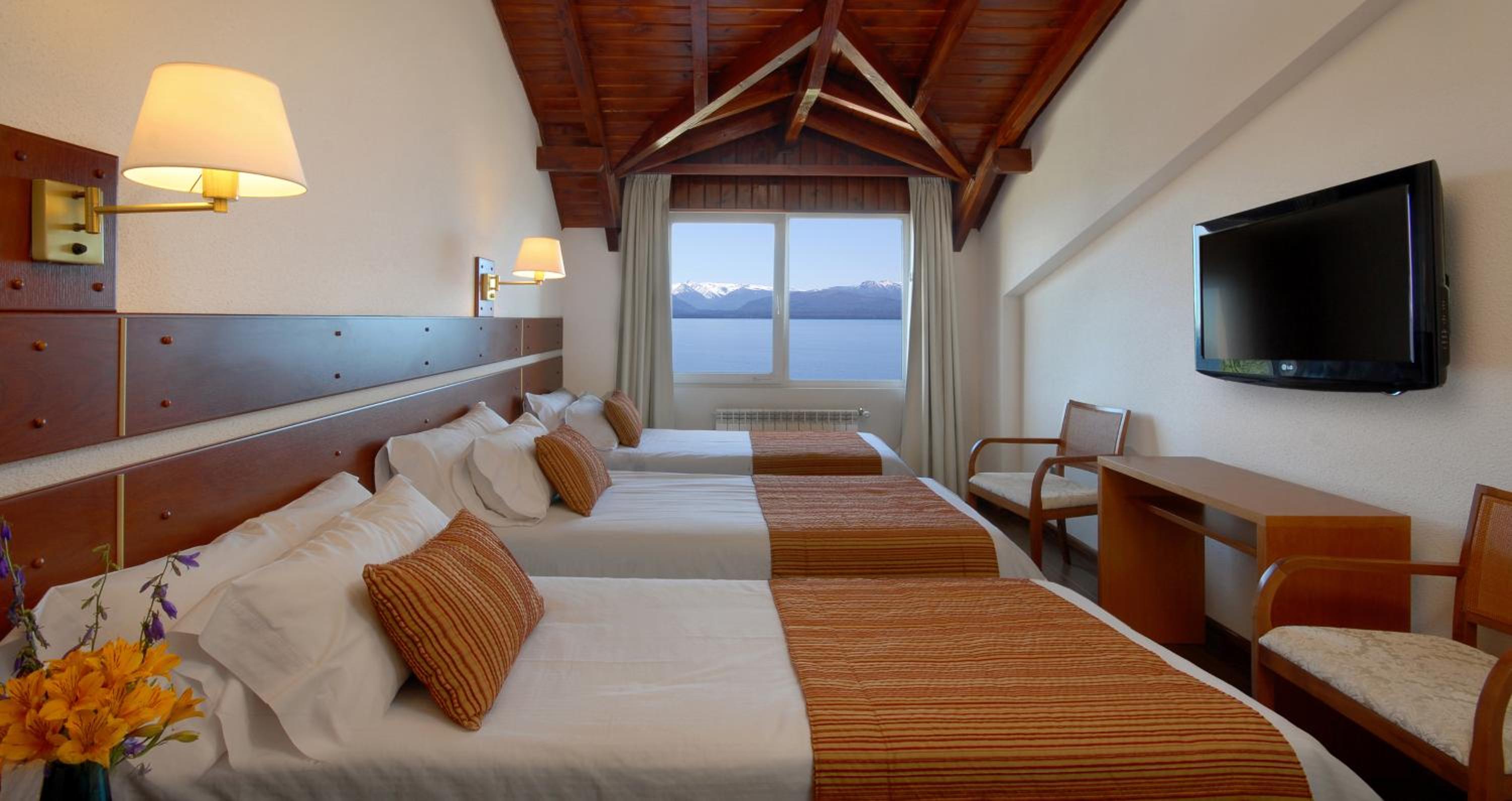 Triple Room with Lake View photo 3