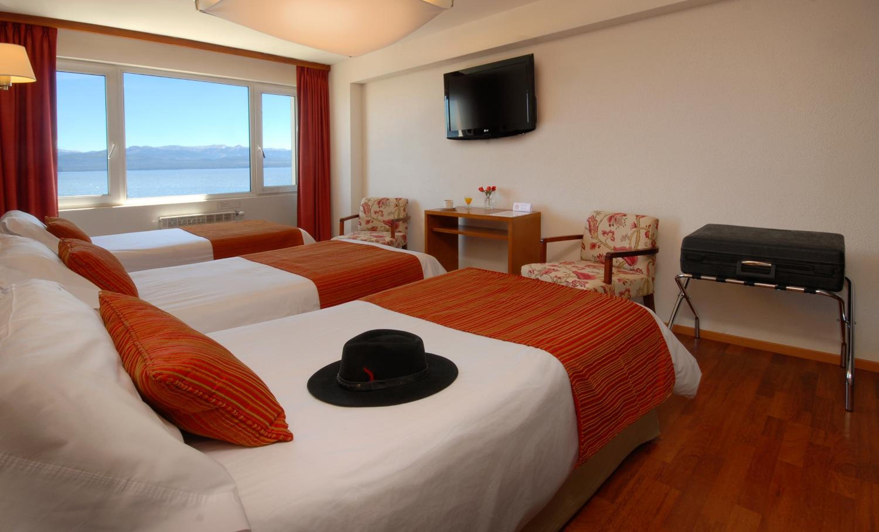 Triple Room with Lake View photo 2