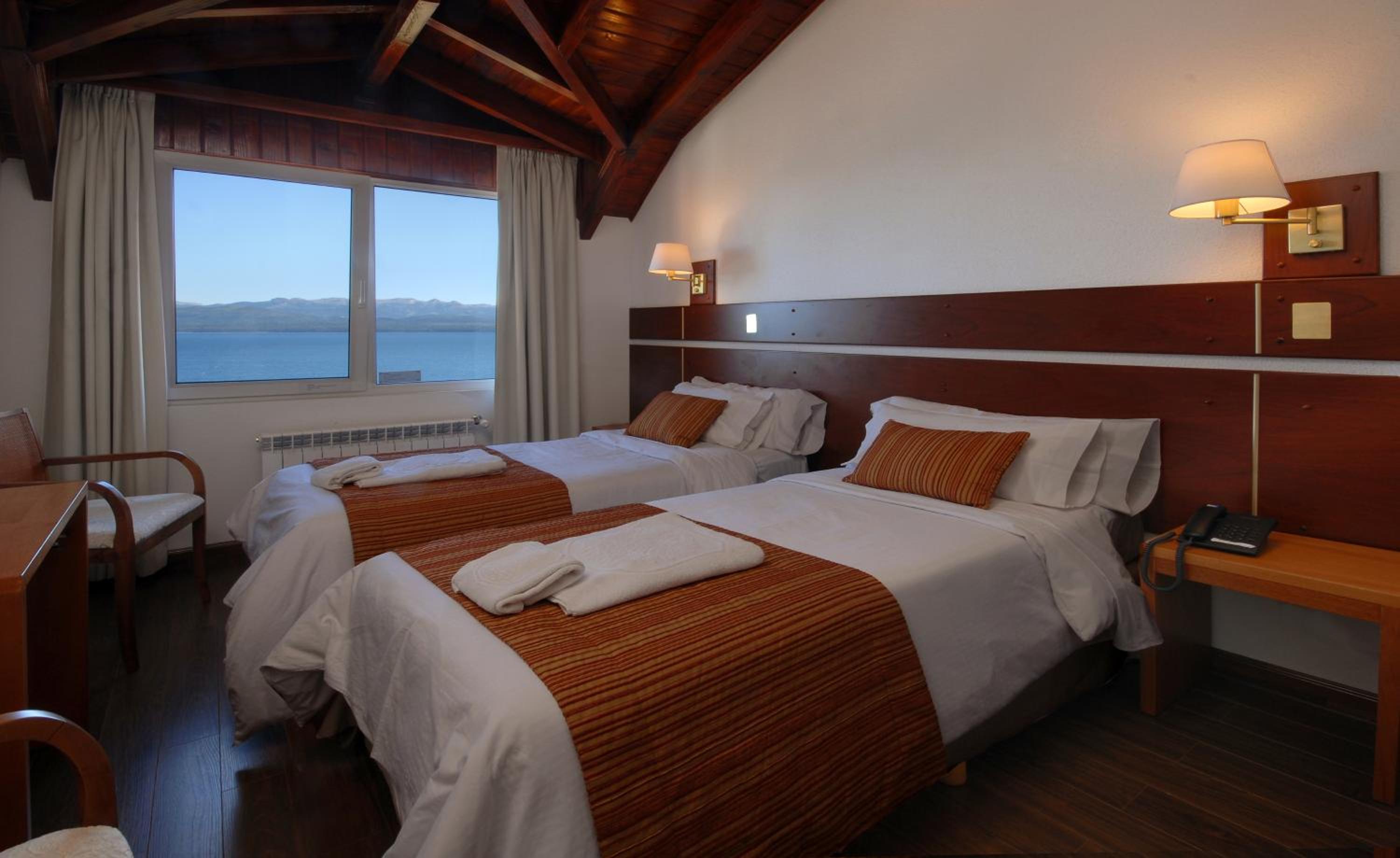 Double or Twin Room with Lake View photo 2