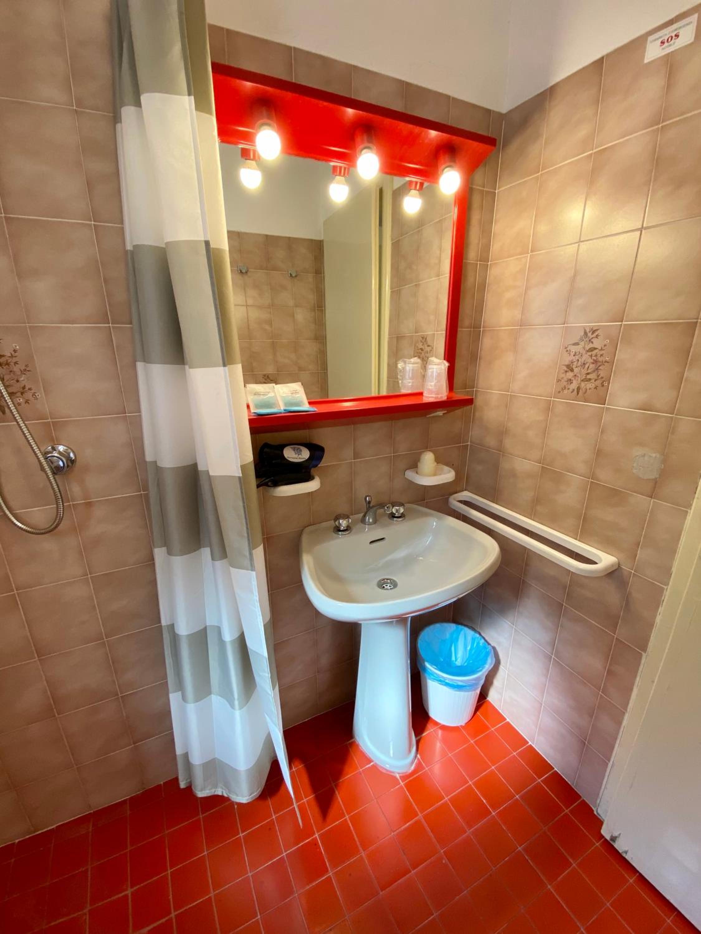 Family Room with Shower photo 2