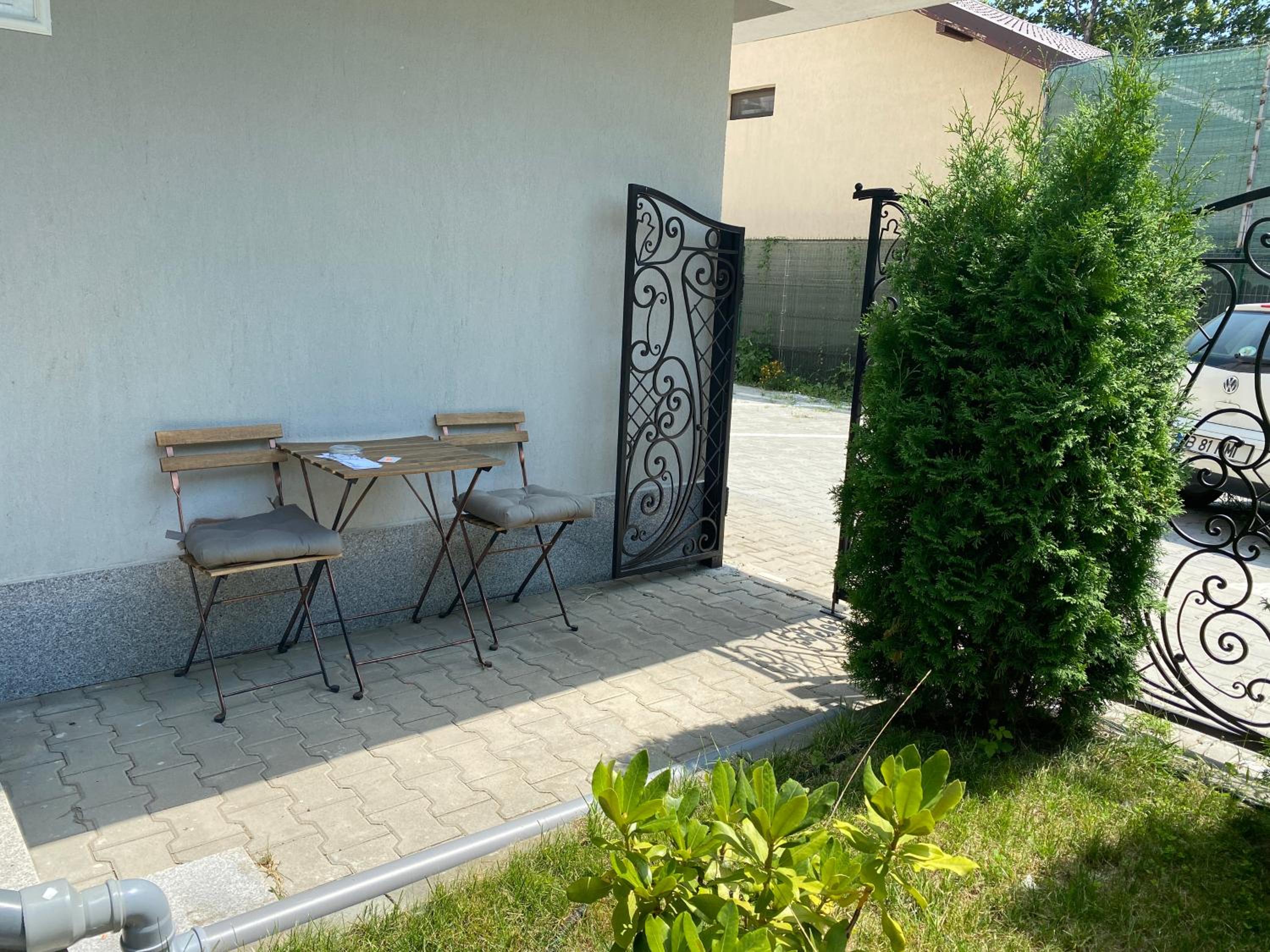 Apartment with Garden View - Photo 8