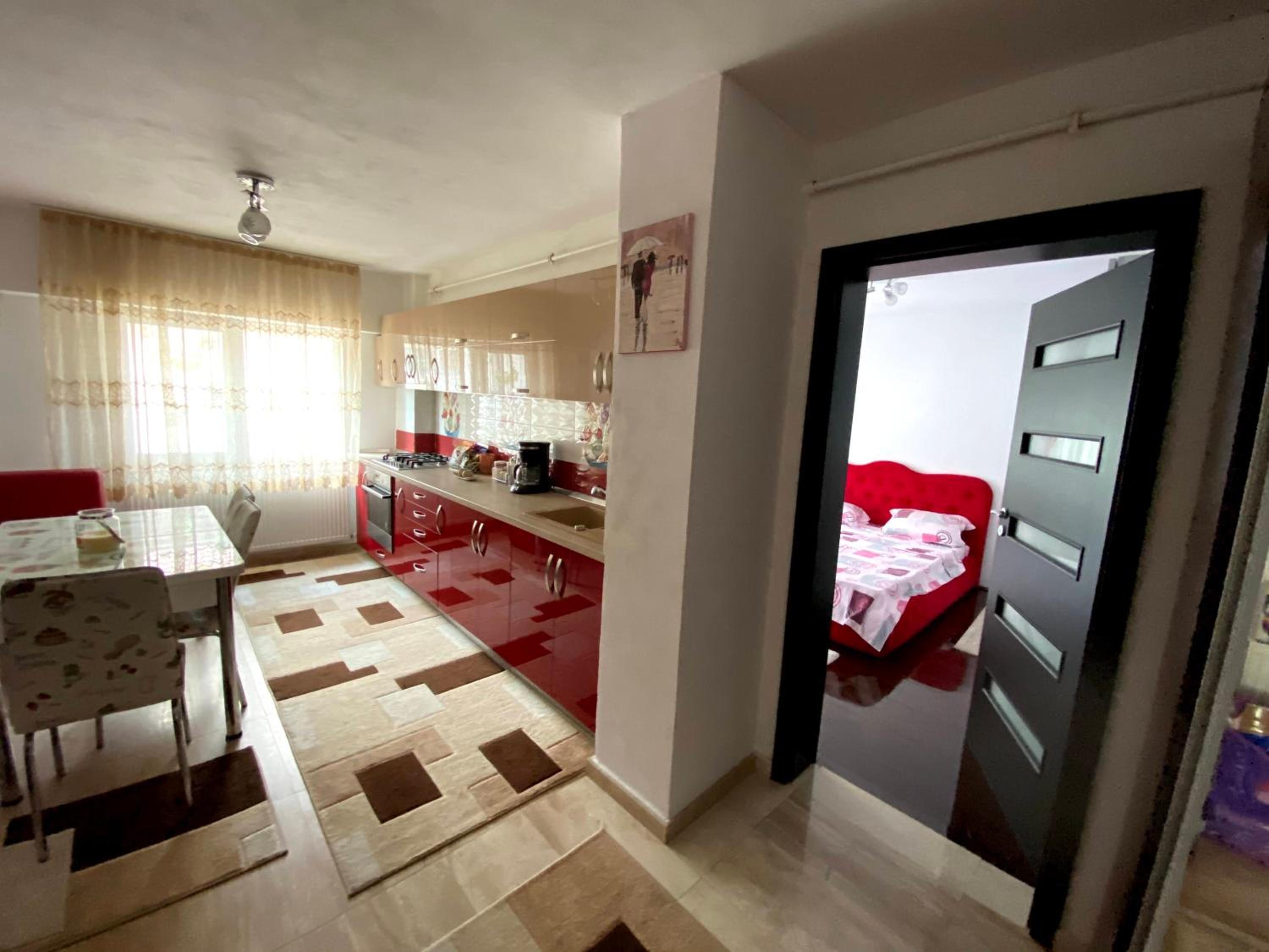 Three-Bedroom Apartment - Photo 4