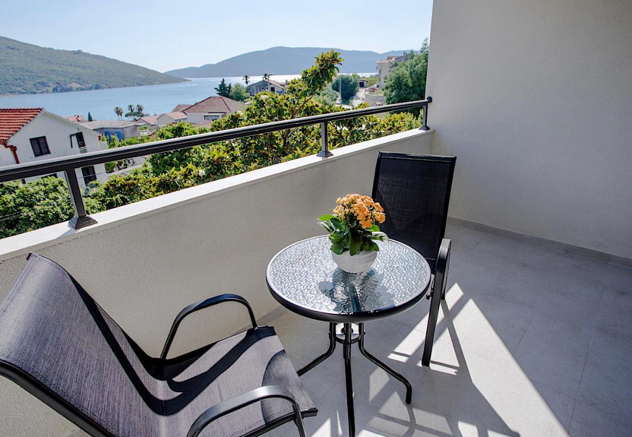 Deluxe Triple Room with Sea View - Photo 3