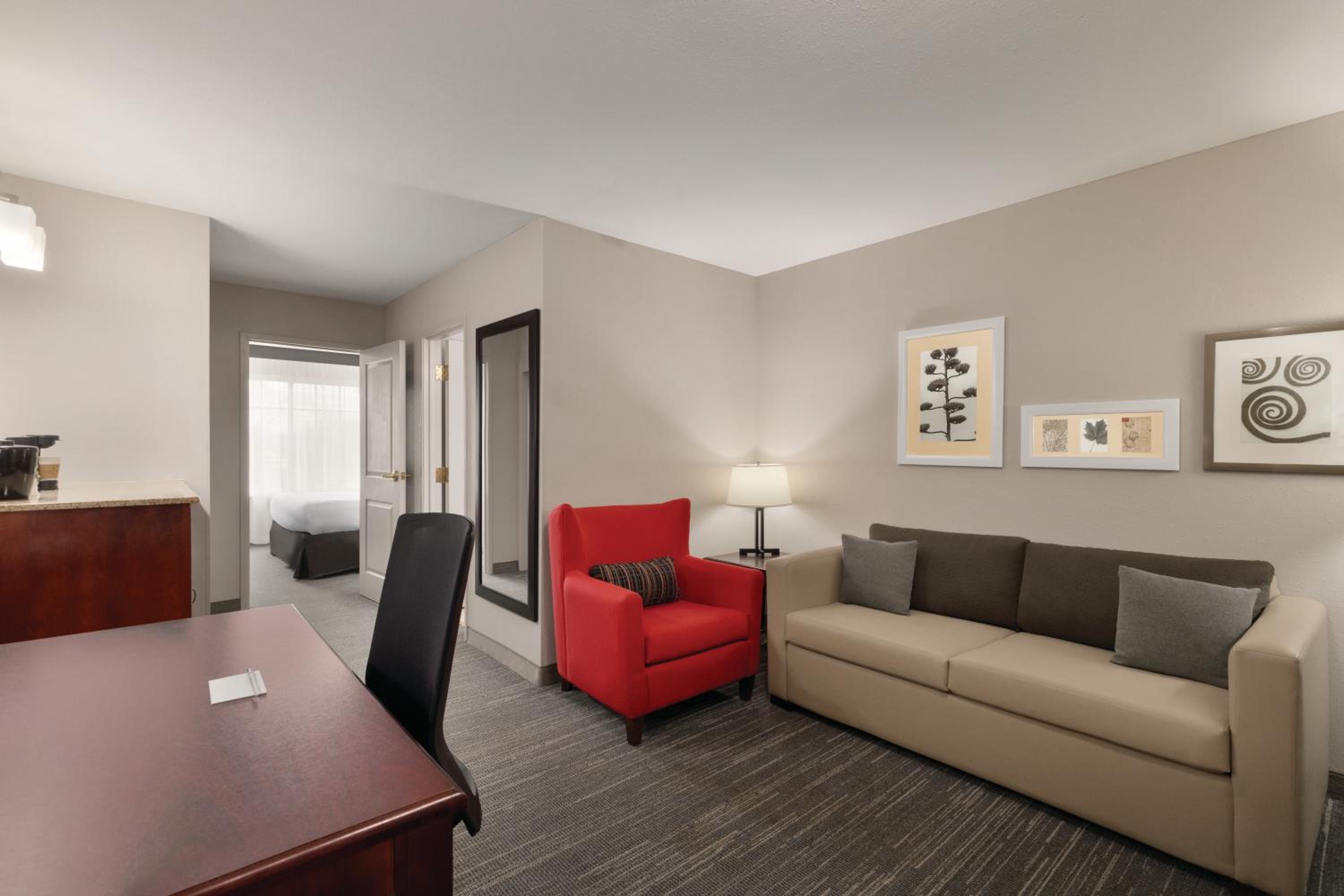 Superior Efficiency King Suite - Nonsmoking