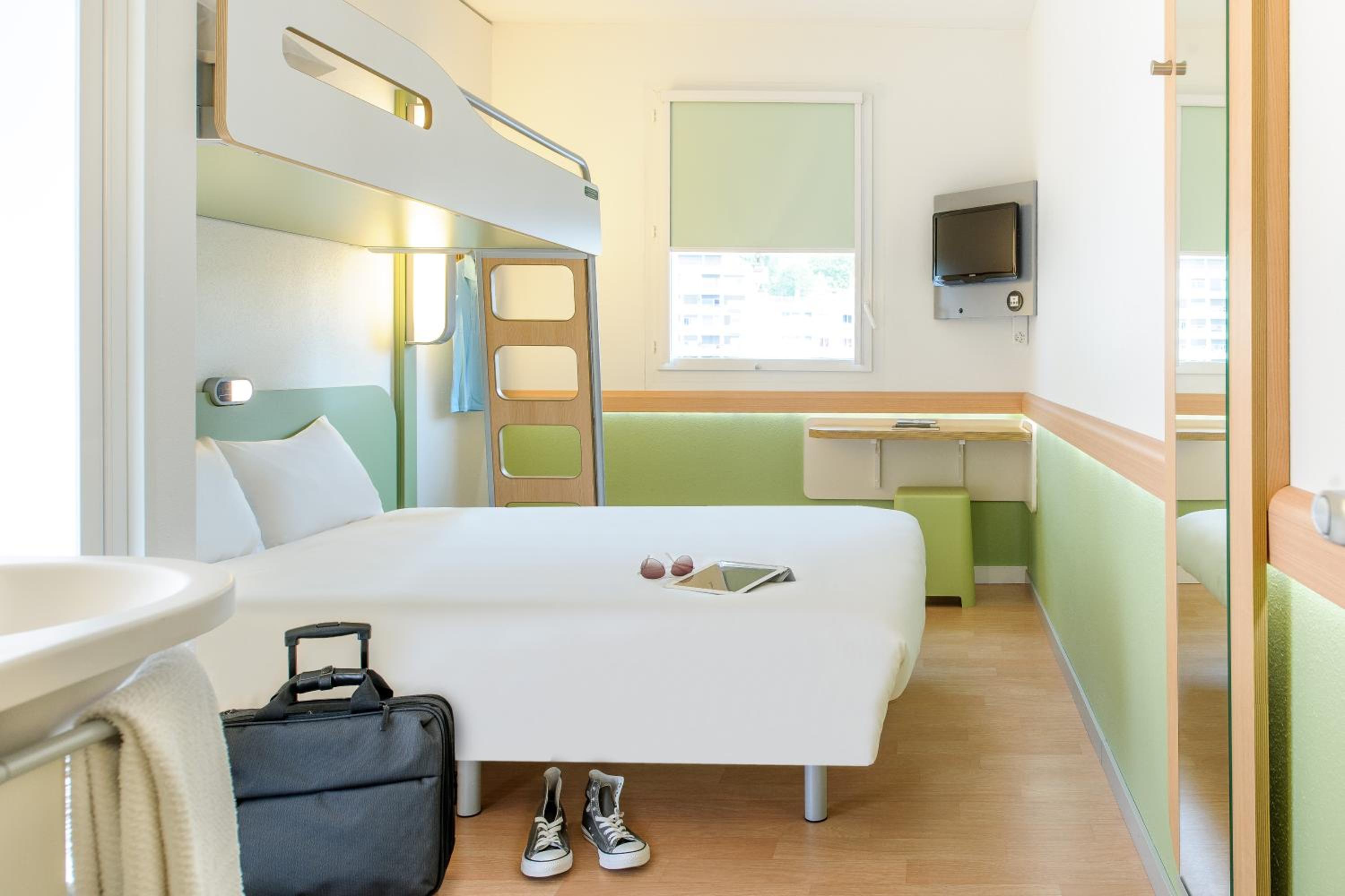 Double Room with Bunk Bed photo 3