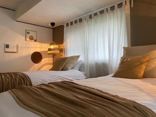 Standard Twin Room with Shared Bathroom photo 1