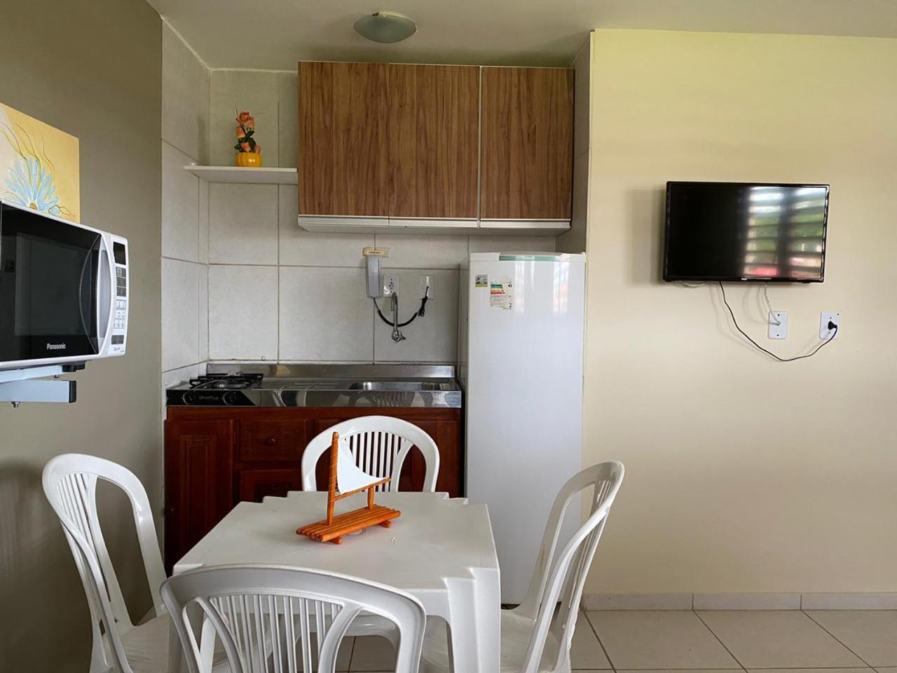 One-Bedroom Apartment - Photo 3