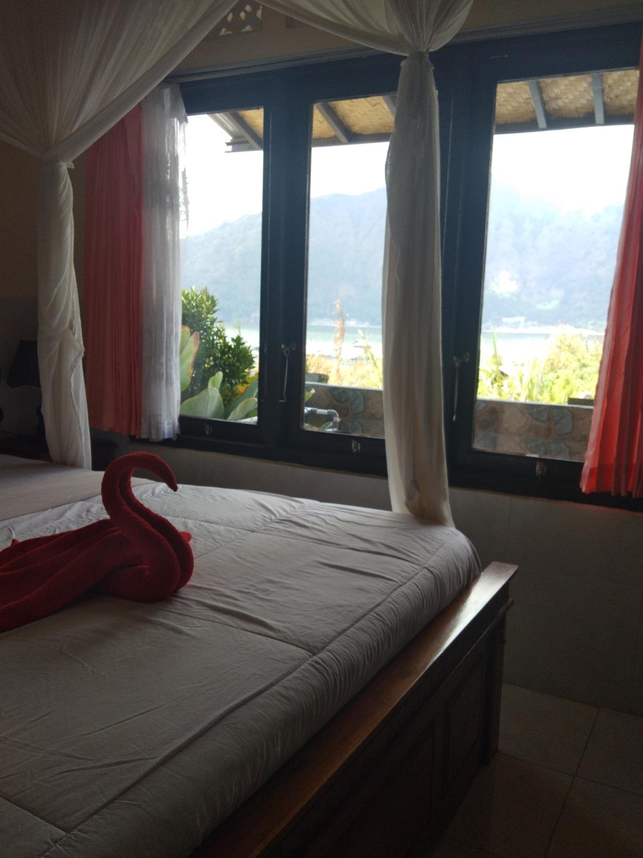 Double Room with Lake View - Photo 4