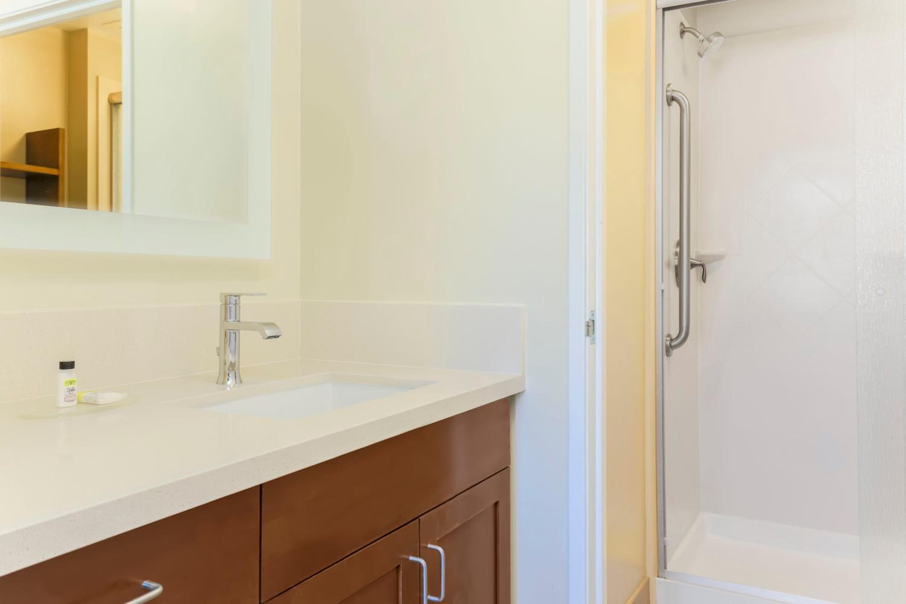 Studio Suite - Photo 3