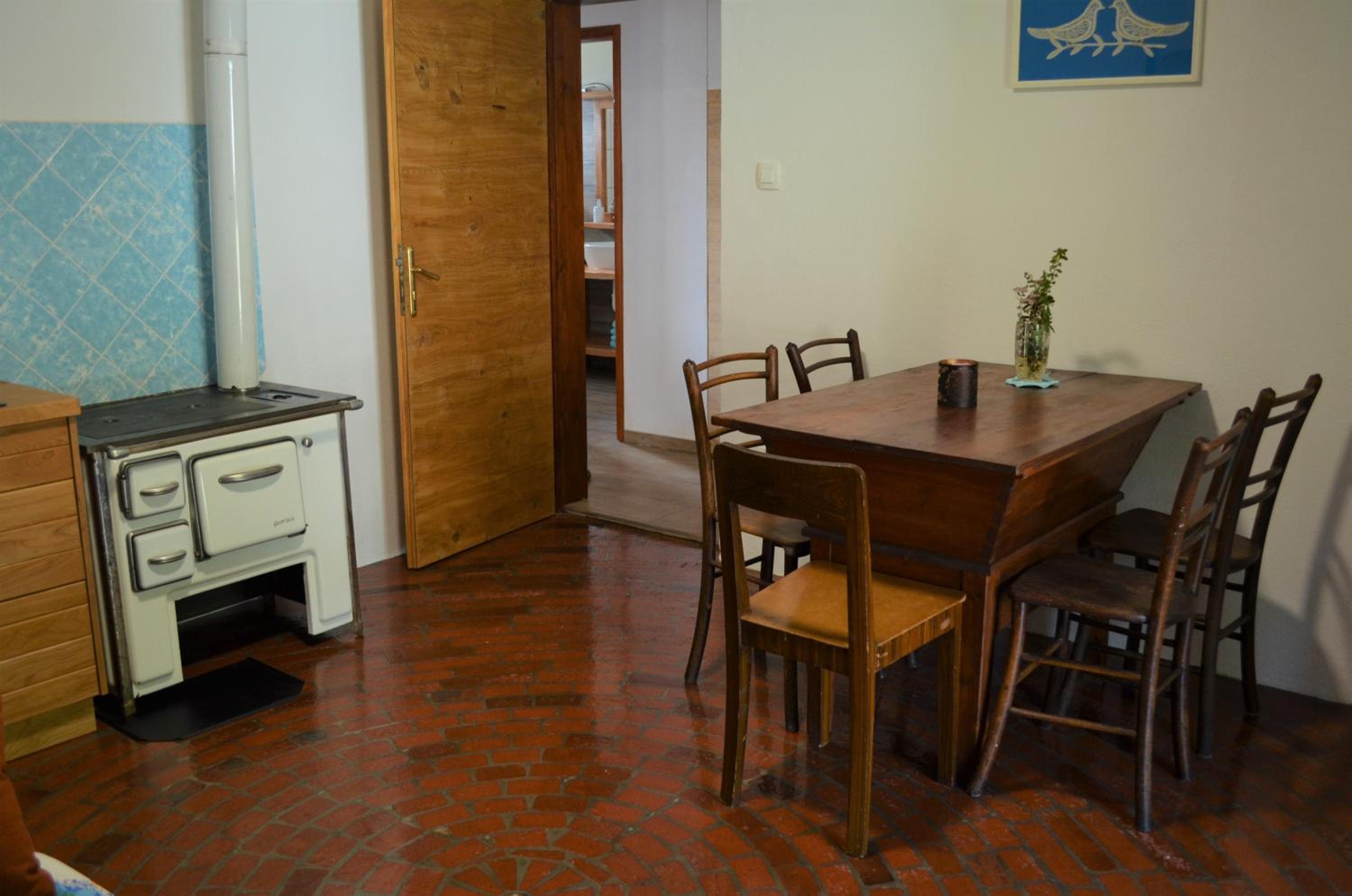 One-Bedroom Apartment - Photo 37
