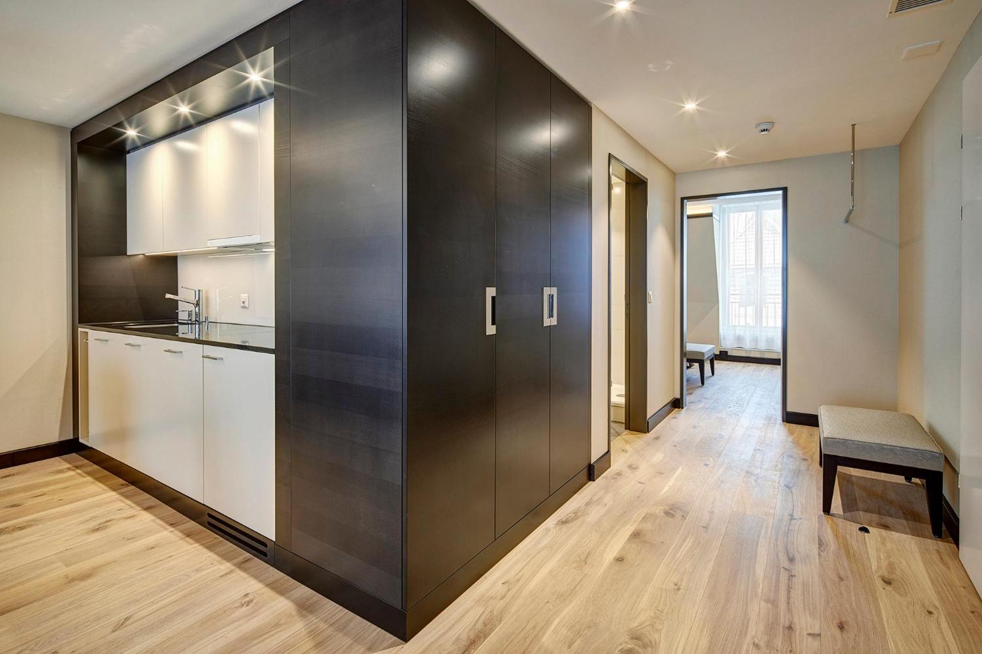 Deluxe Suite - Photo 7