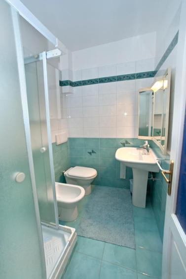 Single Room With Private Bathroom