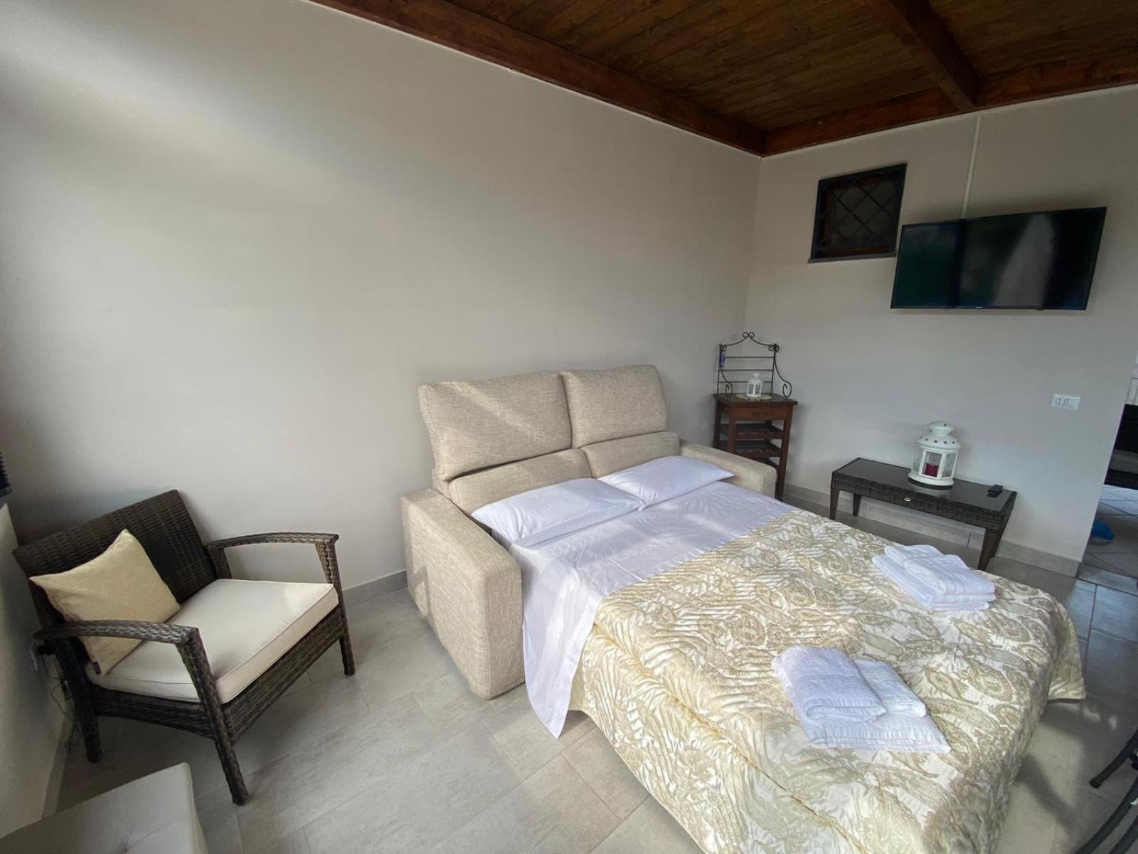 Twin Room with Pool View photo 2