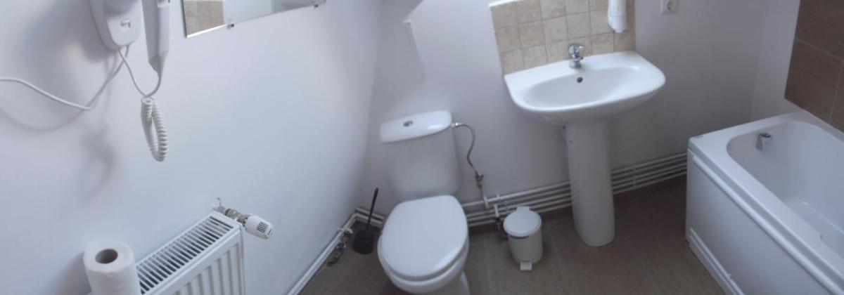 Standard Twin Room - Photo 3