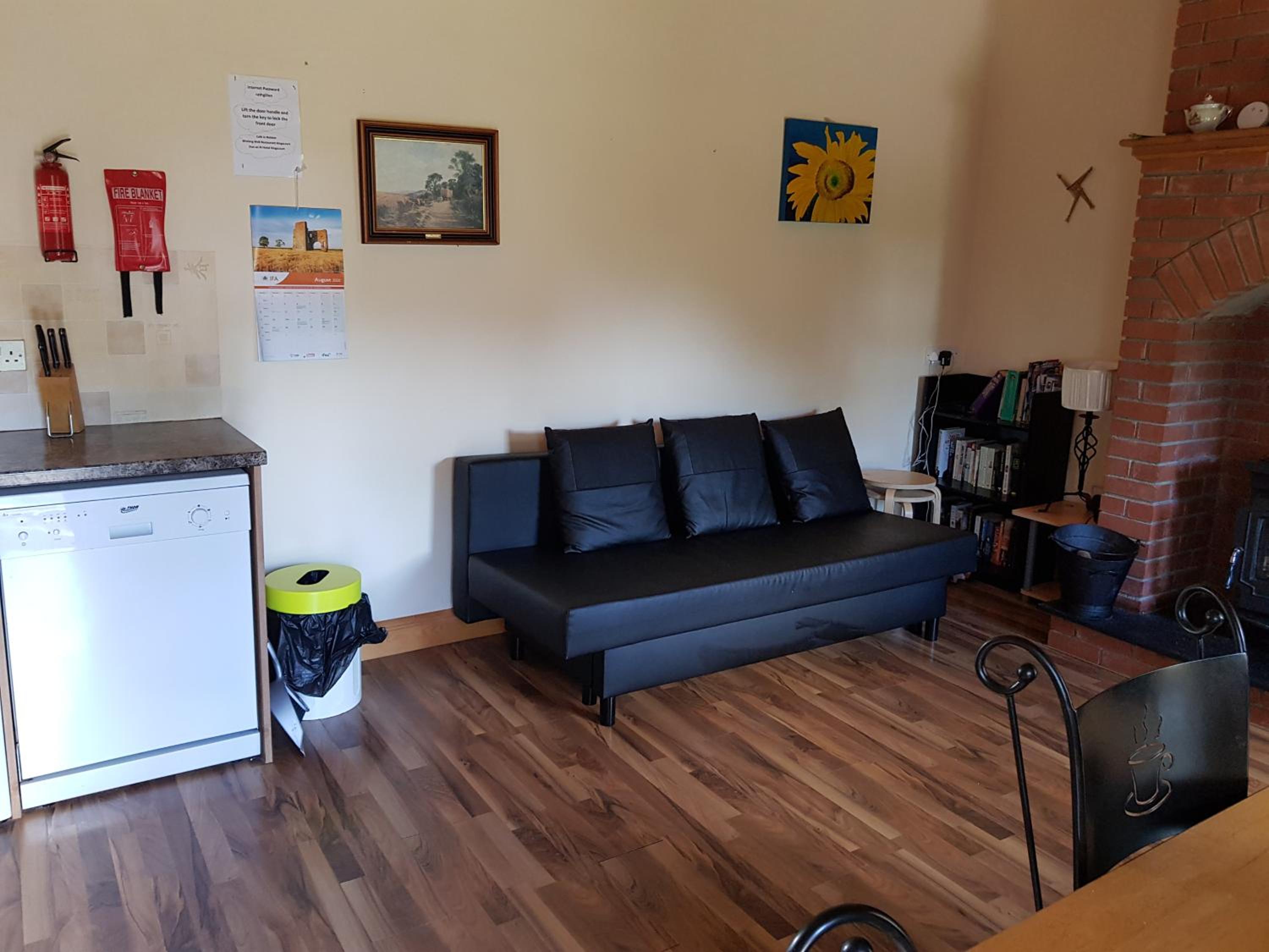 One-Bedroom House photo 1
