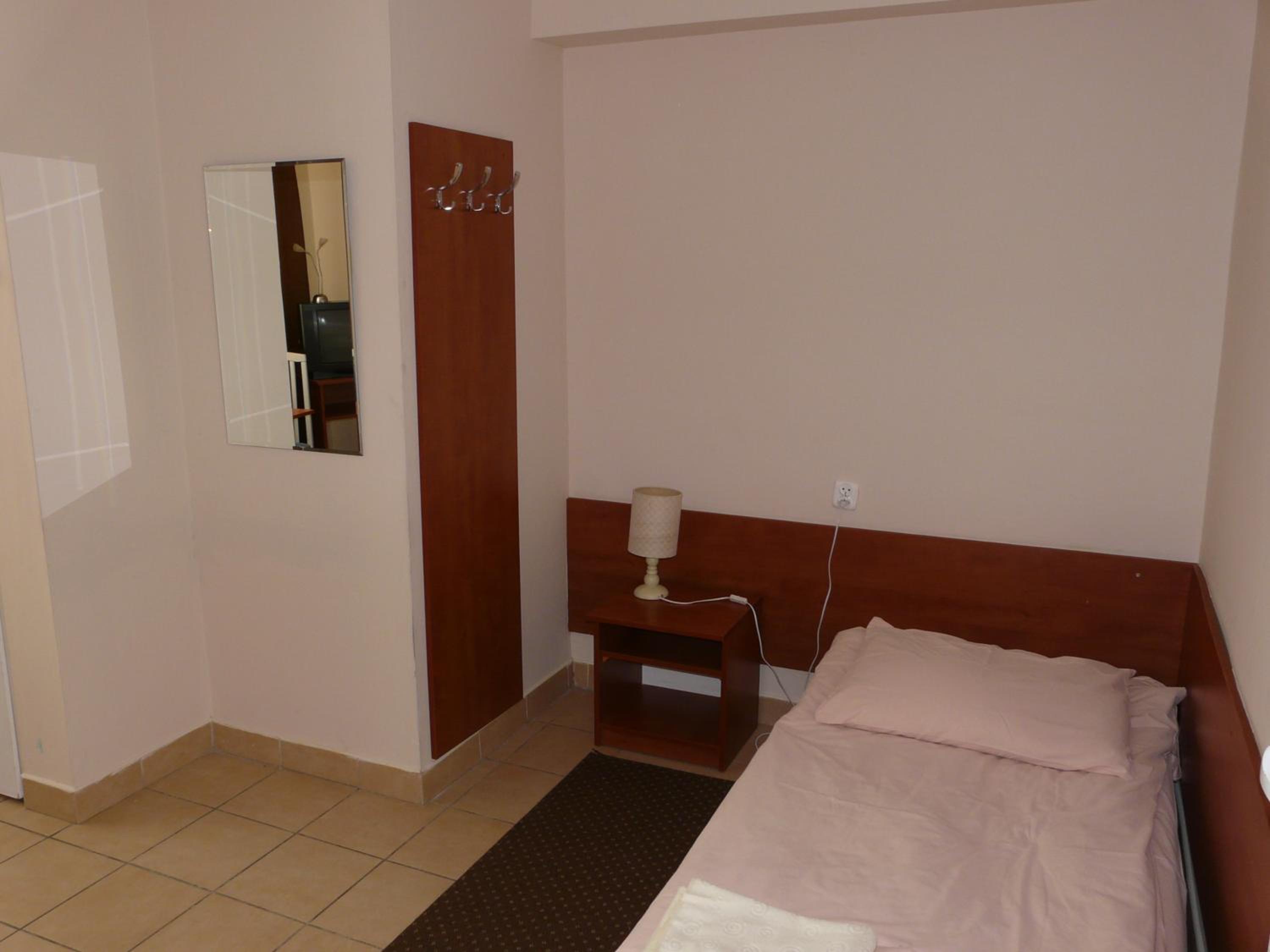 Twin Room - Photo 2