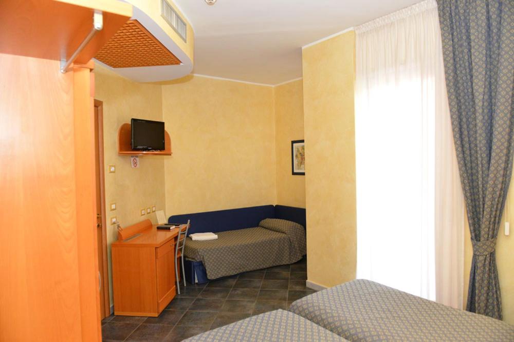 Triple Room photo 3